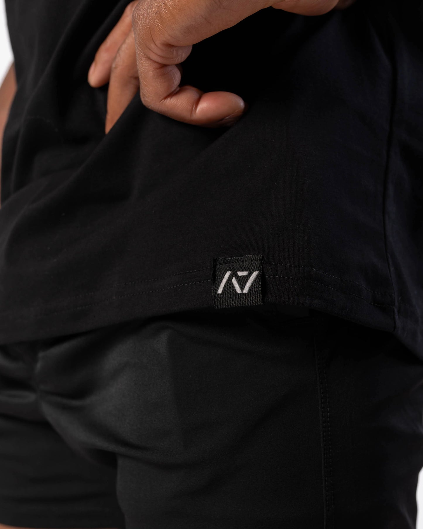 Whether pressing, pulling, squatting or any other variational movement the knurling is always there. The silicone bar grip helps with slippery commercial benches and bars and anchors the barbell to your back. All A7 Powerlifting Equipment shipping to UK, Norway, Switzerland and Iceland.