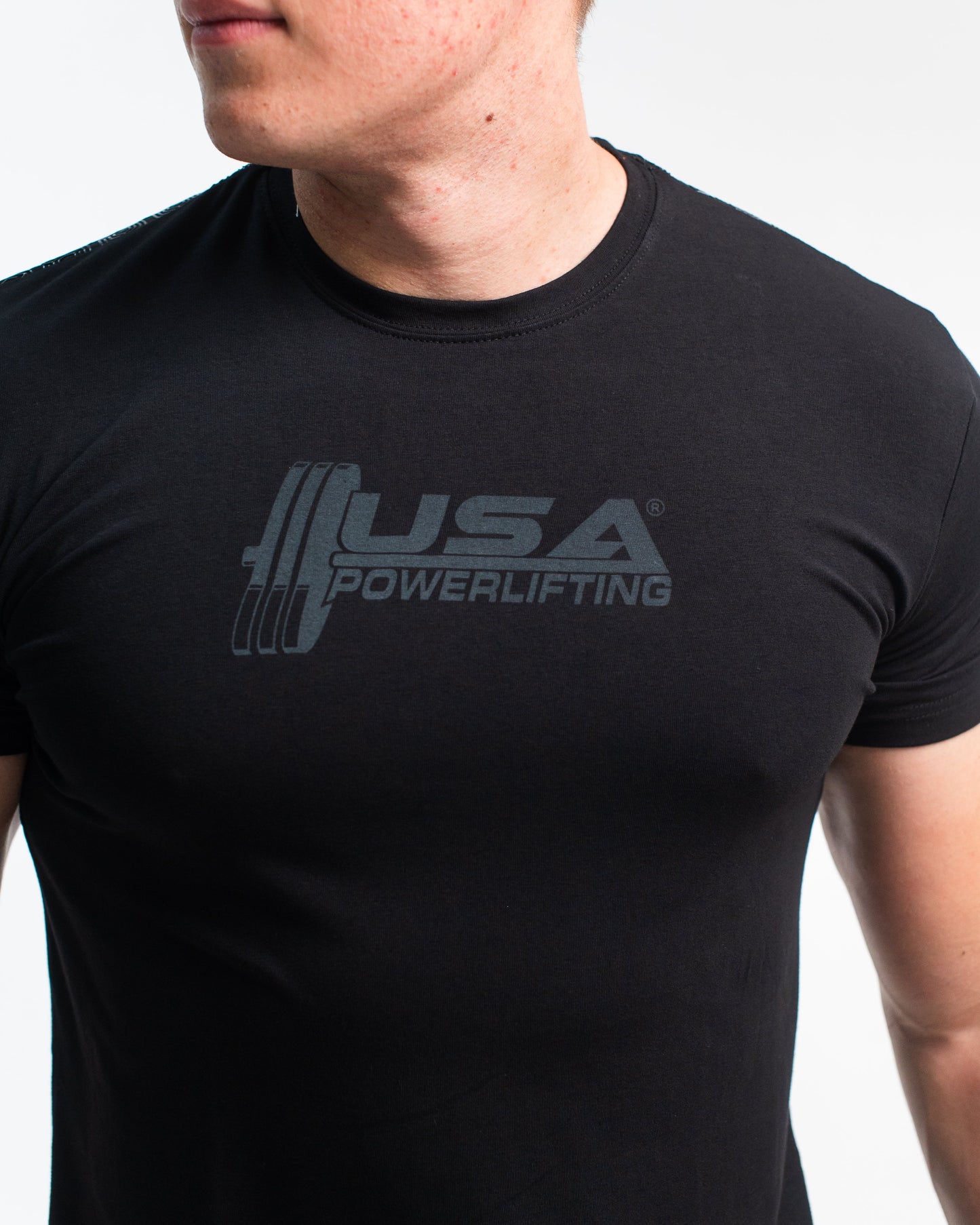 Whether pressing, pulling, squatting or any other variational movement the knurling is always there. The silicone bar grip helps with slippery commercial benches and bars and anchors the barbell to your back. All A7 Powerlifting Equipment shipping to UK, Norway, Switzerland and Iceland.