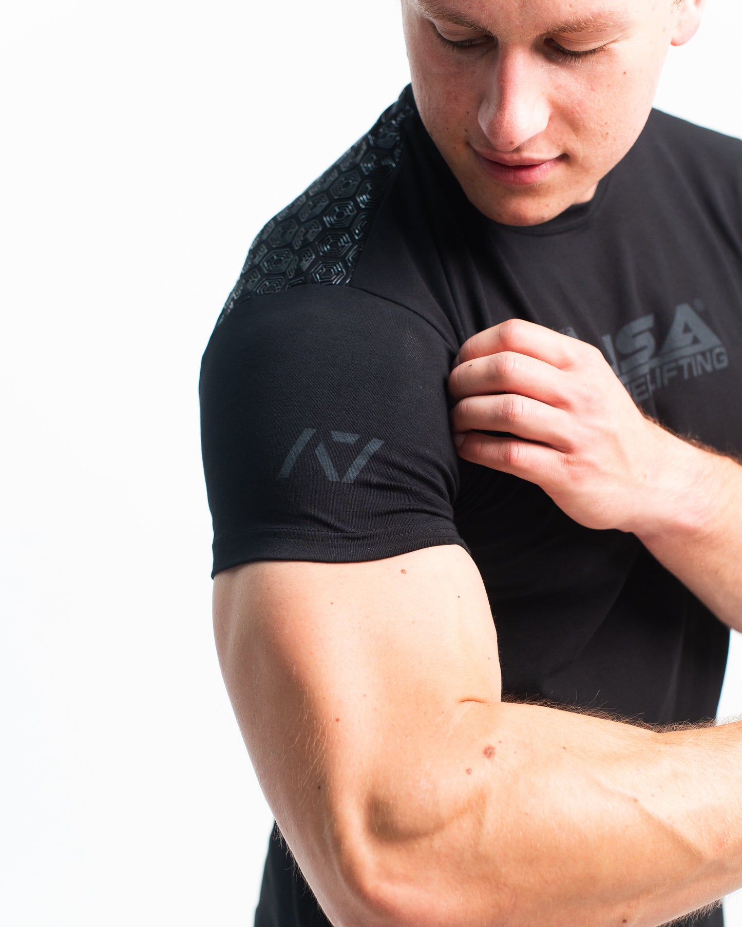 Whether pressing, pulling, squatting or any other variational movement the knurling is always there. The silicone bar grip helps with slippery commercial benches and bars and anchors the barbell to your back. All A7 Powerlifting Equipment shipping to UK, Norway, Switzerland and Iceland.
