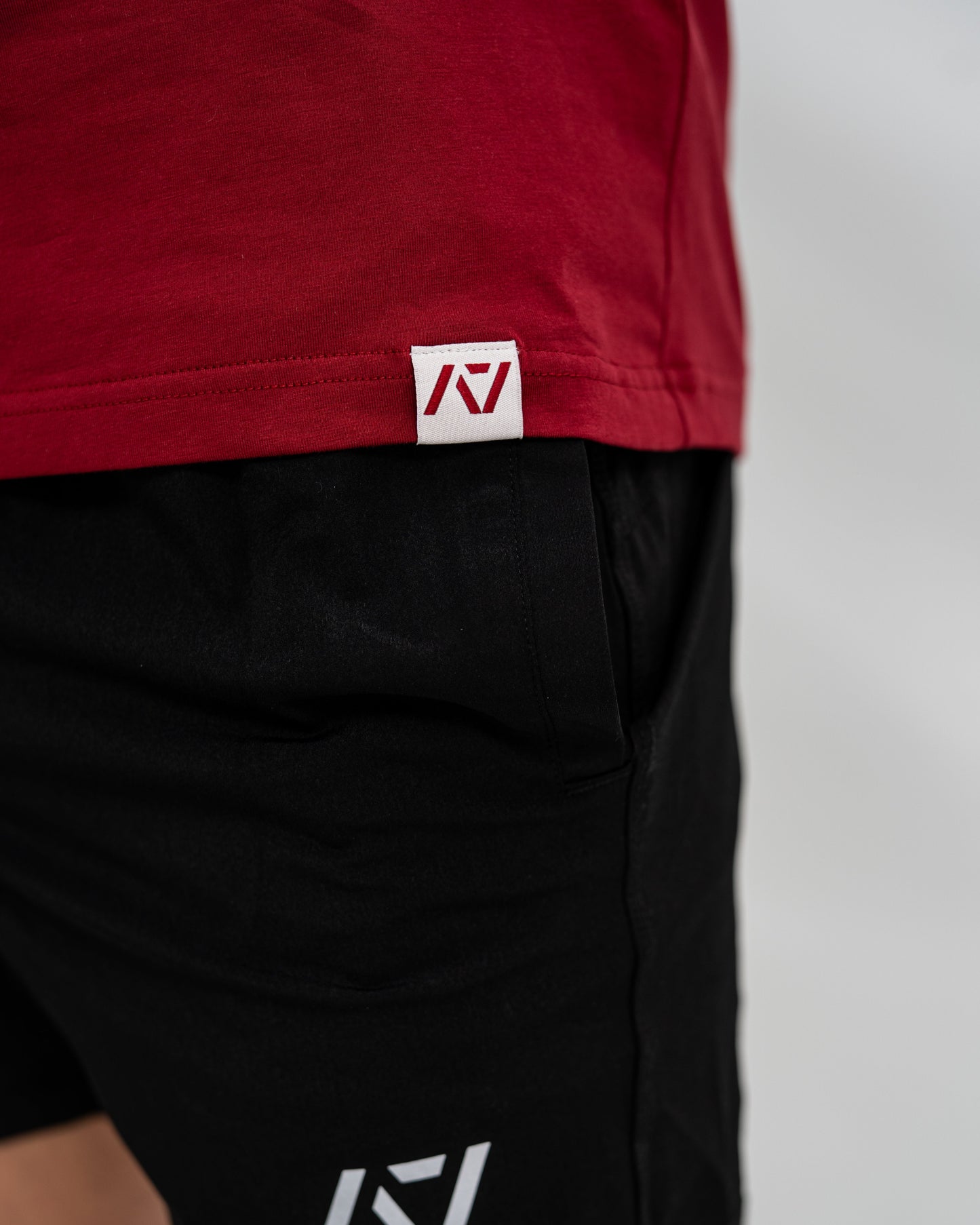 Whether pressing, pulling, squatting or any other variational movement the knurling is always there. The silicone bar grip helps with slippery commercial benches and bars and anchors the barbell to your back. All A7 Powerlifting Equipment shipping to UK, Norway, Switzerland and Iceland.