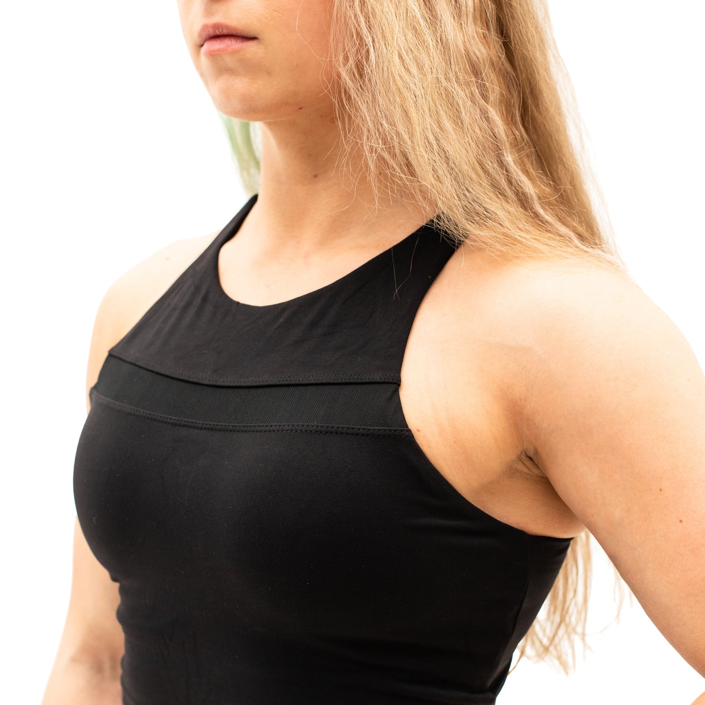 A7 XO Hew Sports Bra or Crop was designed with an active lifestyle in mind. This sports bra is double-lined and offers high-impact support. We minimized the stitching lines and thickened the straps on this sports bra to ensure complete comfort during all your workouts. XO Hew matching crop and leggings are part of a matching gym set from A7. A7 Womenβs Sports Bra is a Bra for Powerlifting. Purchase A7 Sports Bra from A7 UK Shipping to UK.