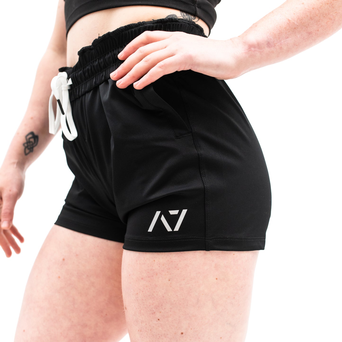 360-GO KWD shorts were created to provide the flexibility for all the movements in your training while offering the comfort and fit you have come to love through our KWD shorts. These shorts offer a slightly shorter length to accentuate the muscles of your upper leg along with 360 degrees of stretch in all angles and allow you to remain comfortable without limiting any movement in both training and life environments.