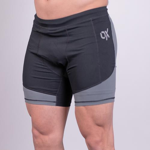 OX compression shorts are perfect for training at a hot gym and even going for a jog outside. The shorts are made out of soft yet moisture-wicking fabric that allows for ultimate performance. A cell phone pocket and a key clip are added to make sure you have your valuables with you at all times. Available in UK and Europe including France, Italy, Germany, Sweden and Poland.