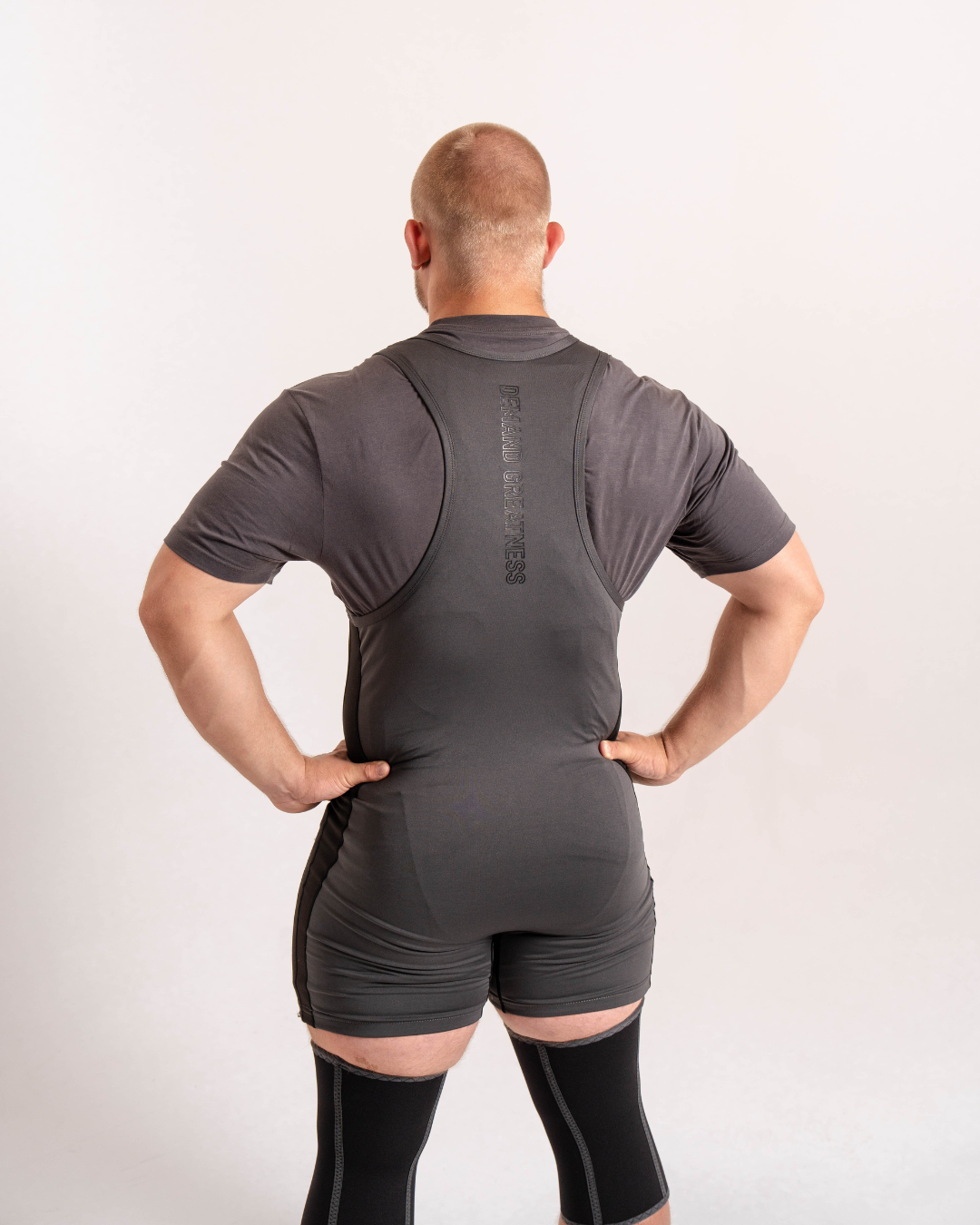 A7 IPF Approved Shadow Stone Grey Luno singlet features extra lat mobility, side panel stitching to guide the squat depth level and curved panel design for a slimming look. The Women's cut singlet features a tapered waist and additional quad room. The IPF Approved Kit includes Luno Powerlifting Singlet, A7 Meet Shirt, A7 Zebra Wrist Wraps, A7 Deadlift Socks, Hourglass Knee Sleeves (Stiff and Rigor Mortis Knee Sleeves). All A7 Powerlifting Equipment shipping to UK, Norway, Switzerland and Iceland.