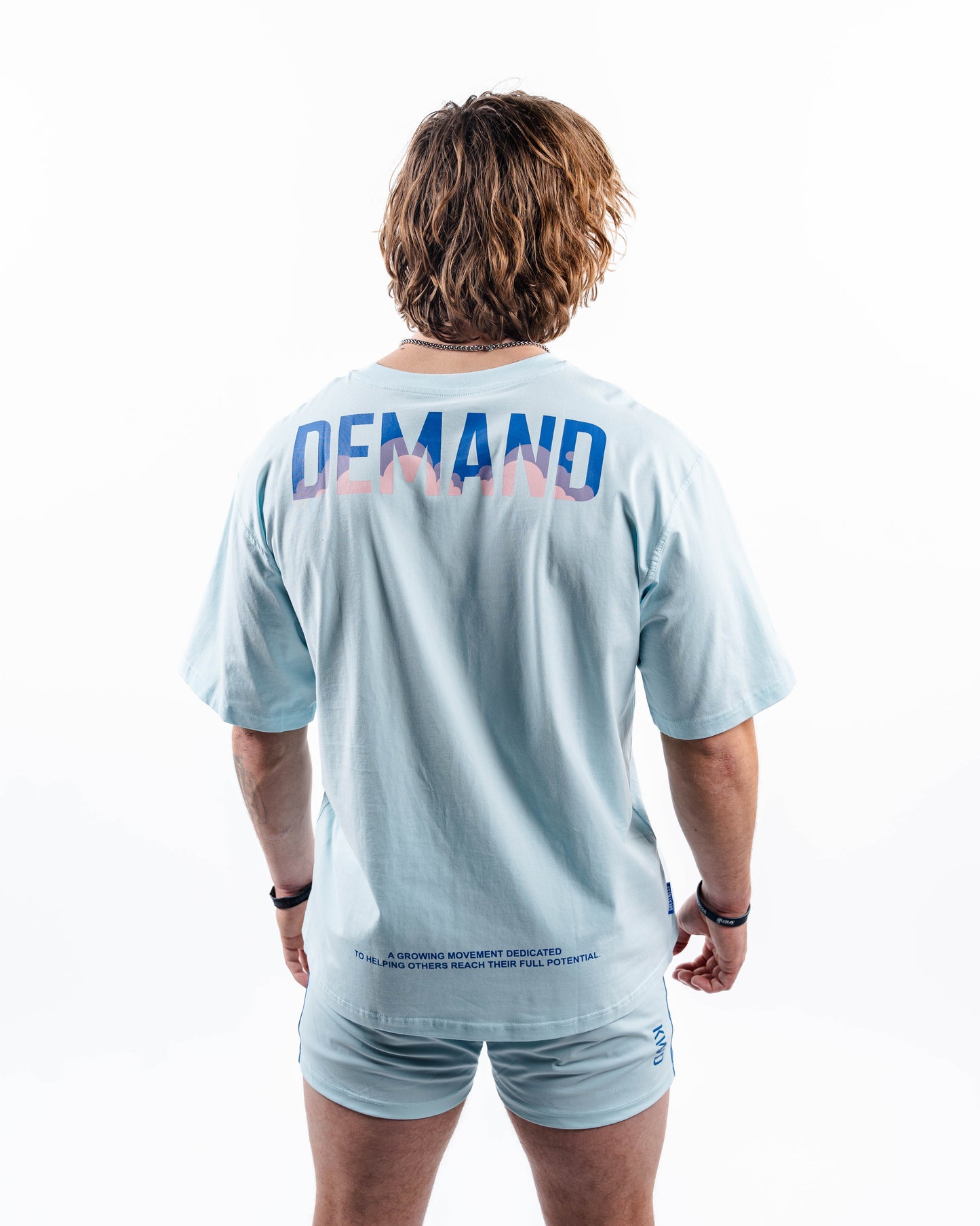 Skyline DG is a fresh designs you’ll want in your collection! This Over-Fit tee has our mantra "Demand Greatness" printed across the back, as a reminder of why we do what we do. All A7 Powerlifting Equipment shipping to UK, Norway, Switzerland and Iceland.