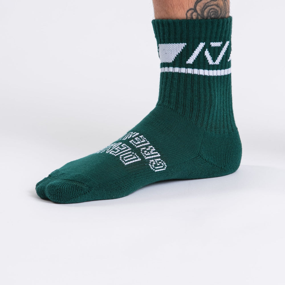 
                      
                        A7 Emerald Forás Crew socks showcase pink logos and let your energy show on the platform, in your training or while out and about. The IPF Approved Night Light Meet Kit includes Powerlifting Singlet, A7 Meet Shirt, A7 Zebra Wrist Wraps, A7 Deadlift Socks, Hourglass Knee Sleeves (Stiff Knee Sleeves and Rigor Mortis Knee Sleeves). All A7 Powerlifting Equipment shipping to UK, Norway, Switzerland and Iceland.
                      
                    