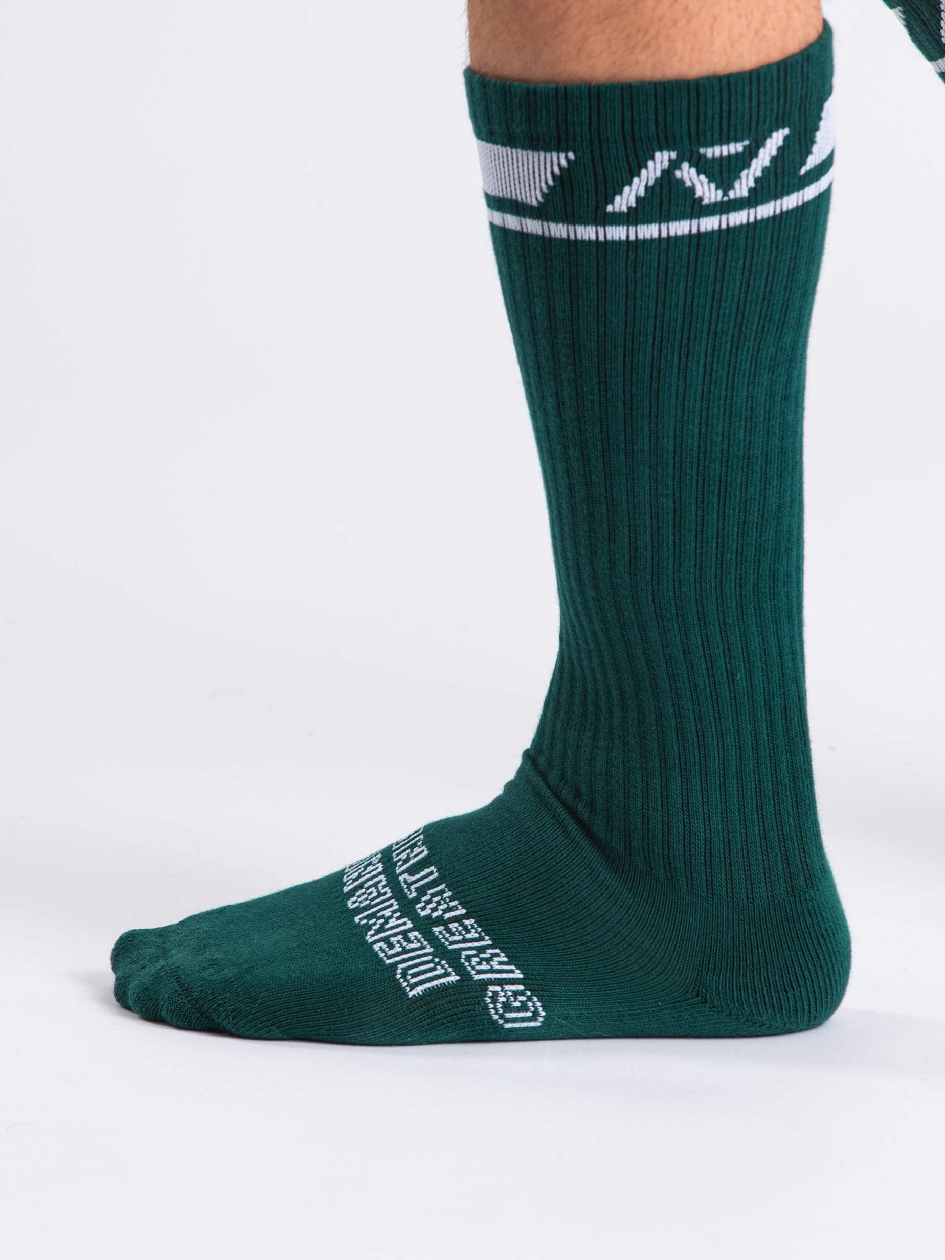 A7 Emerald Forás deadlift socks are designed specifically for pulls and keep your shins protected from scrapes. A7 deadlift socks are a perfect pair to wear in training or powerlifting competition. The A7 IPF Approved Kit includes Powerlifting Singlet, A7 Meet Shirt, A7 Zebra Wrist Wraps, A7 Deadlift Socks, Hourglass Knee Sleeves (Stiff Knee Sleeves and Rigor Mortis Knee Sleeves). All A7 Powerlifting Equipment shipping to UK, Norway, Switzerland and Iceland.