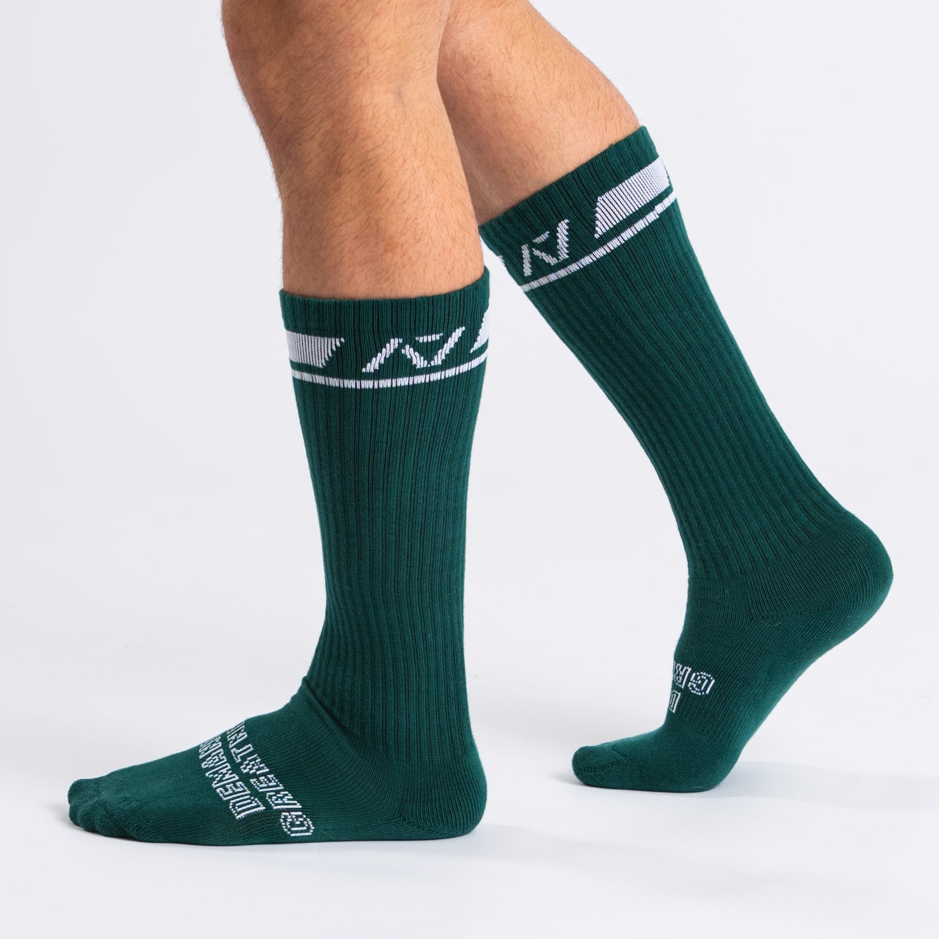 A7 Emerald Forás deadlift socks are designed specifically for pulls and keep your shins protected from scrapes. A7 deadlift socks are a perfect pair to wear in training or powerlifting competition. The A7 IPF Approved Kit includes Powerlifting Singlet, A7 Meet Shirt, A7 Zebra Wrist Wraps, A7 Deadlift Socks, Hourglass Knee Sleeves (Stiff Knee Sleeves and Rigor Mortis Knee Sleeves). All A7 Powerlifting Equipment shipping to UK, Norway, Switzerland and Iceland.