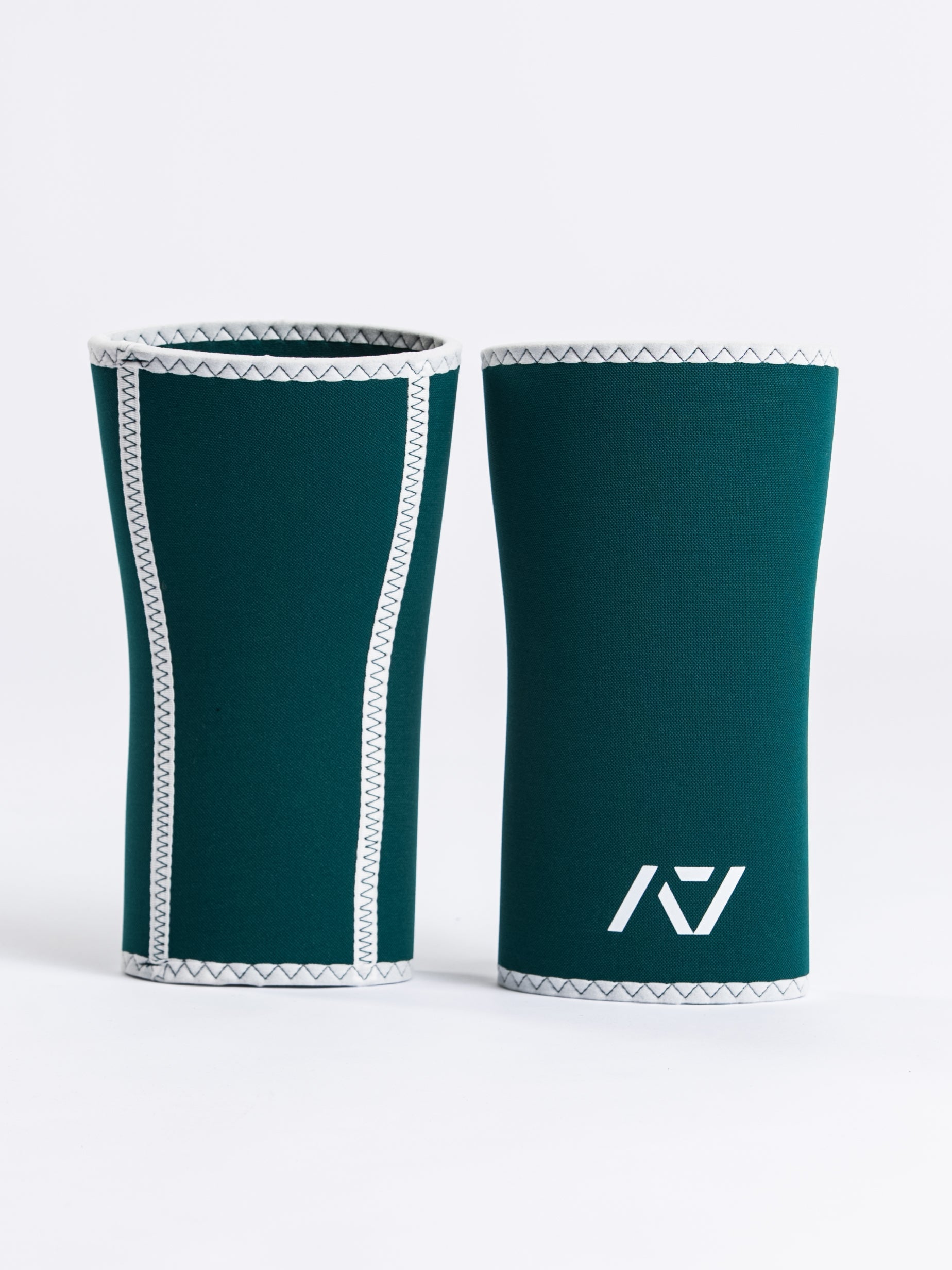 A7 IPF Approved Hourglass Knee Sleeves feature an hourglass-shaped centre taper fit to help provide knee compression while maintaining proper tightness around the calf and quad, offered in three stiffnesses (Flexi, Stiff and Rigor Mortis). Shop the full A7 Powerlifting IPF Approved Equipment collection. The IPF Approved Kit includes Powerlifting Singlet, A7 Meet Shirt, A7 Zebra Wrist Wraps and A7 Deadlift Socks. All A7 Powerlifting Equipment shipping to UK, Norway, Switzerland and Iceland. 