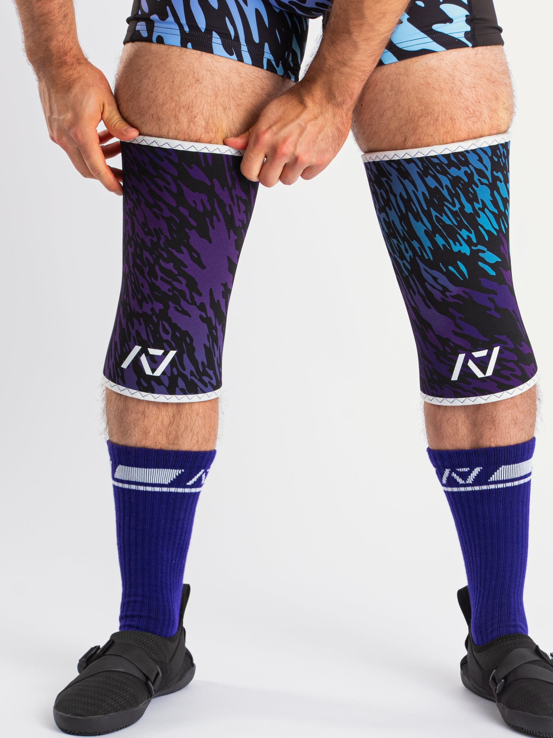 Hourglass Knee Sleeves - Purple | A7 UK shipping to Europe