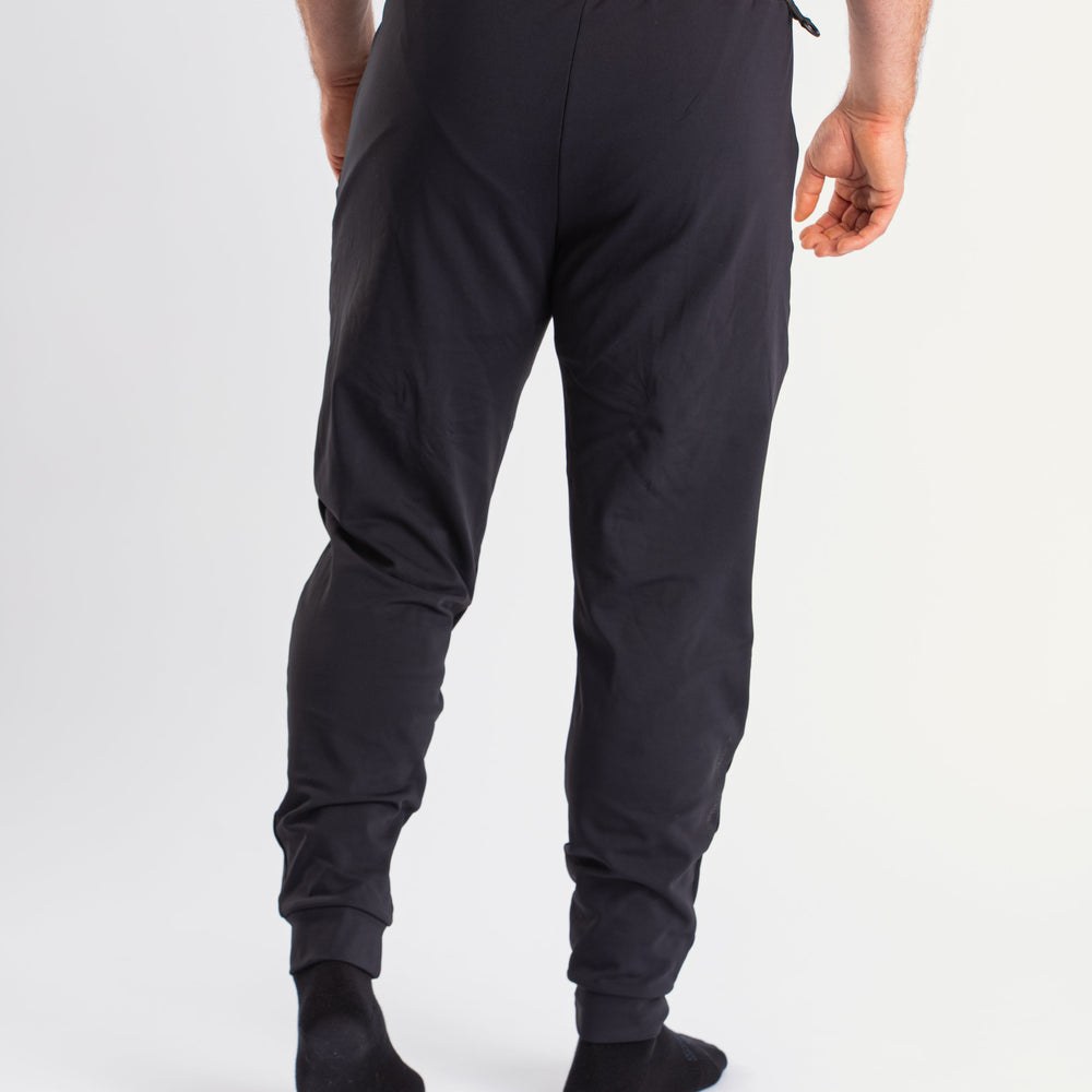 
                      
                        The Cobra 360Go 1Z Joggers, are designed for ultimate comfort and flexibility. Made with 360-degree stretch fabric, these joggers provide complete freedom of movement, perfect for strength training, and everyday wear. The built-in super-soft performance liner adds an extra layer of comfort, while the soft fleece inner feel ensures warmth and coziness. Designed with a unisex fit, it pairs perfectly with our matching Cobra Quarter Zip Jacket. All A7 ships to UK, Norway, Switzerland and Iceland.
                      
                    