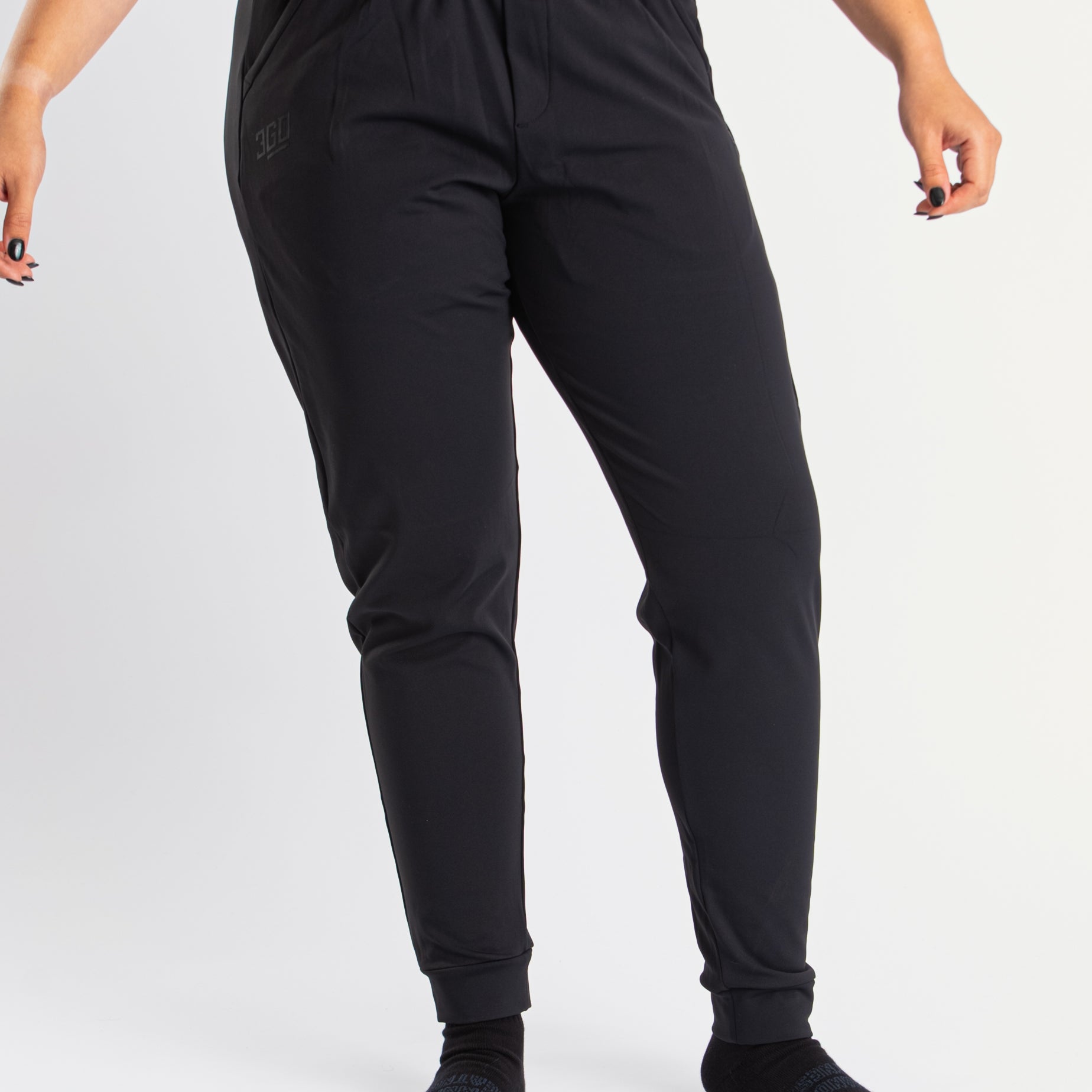 The Cobra 360Go 1Z Joggers, are designed for ultimate comfort and flexibility. Made with 360-degree stretch fabric, these joggers provide complete freedom of movement, perfect for strength training, and everyday wear. The built-in super-soft performance liner adds an extra layer of comfort, while the soft fleece inner feel ensures warmth and coziness. Designed with a unisex fit, it pairs perfectly with our matching Cobra Quarter Zip Jacket. All A7 ships to UK, Norway, Switzerland and Iceland.