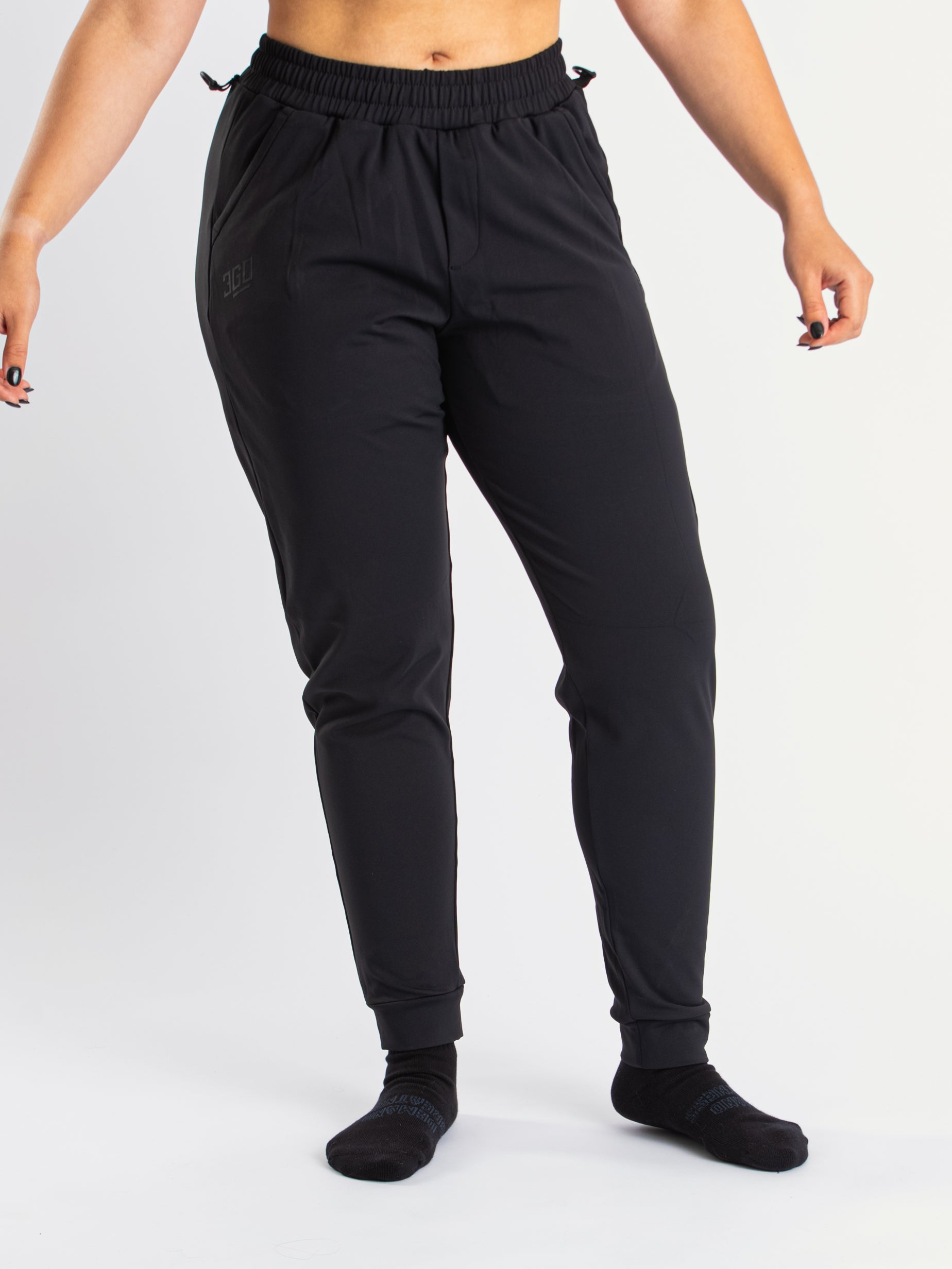 The Cobra 360Go 1Z Joggers, are designed for ultimate comfort and flexibility. Made with 360-degree stretch fabric, these joggers provide complete freedom of movement, perfect for strength training, and everyday wear. The built-in super-soft performance liner adds an extra layer of comfort, while the soft fleece inner feel ensures warmth and coziness. Designed with a unisex fit, it pairs perfectly with our matching Cobra Quarter Zip Jacket. All A7 ships to UK, Norway, Switzerland and Iceland.