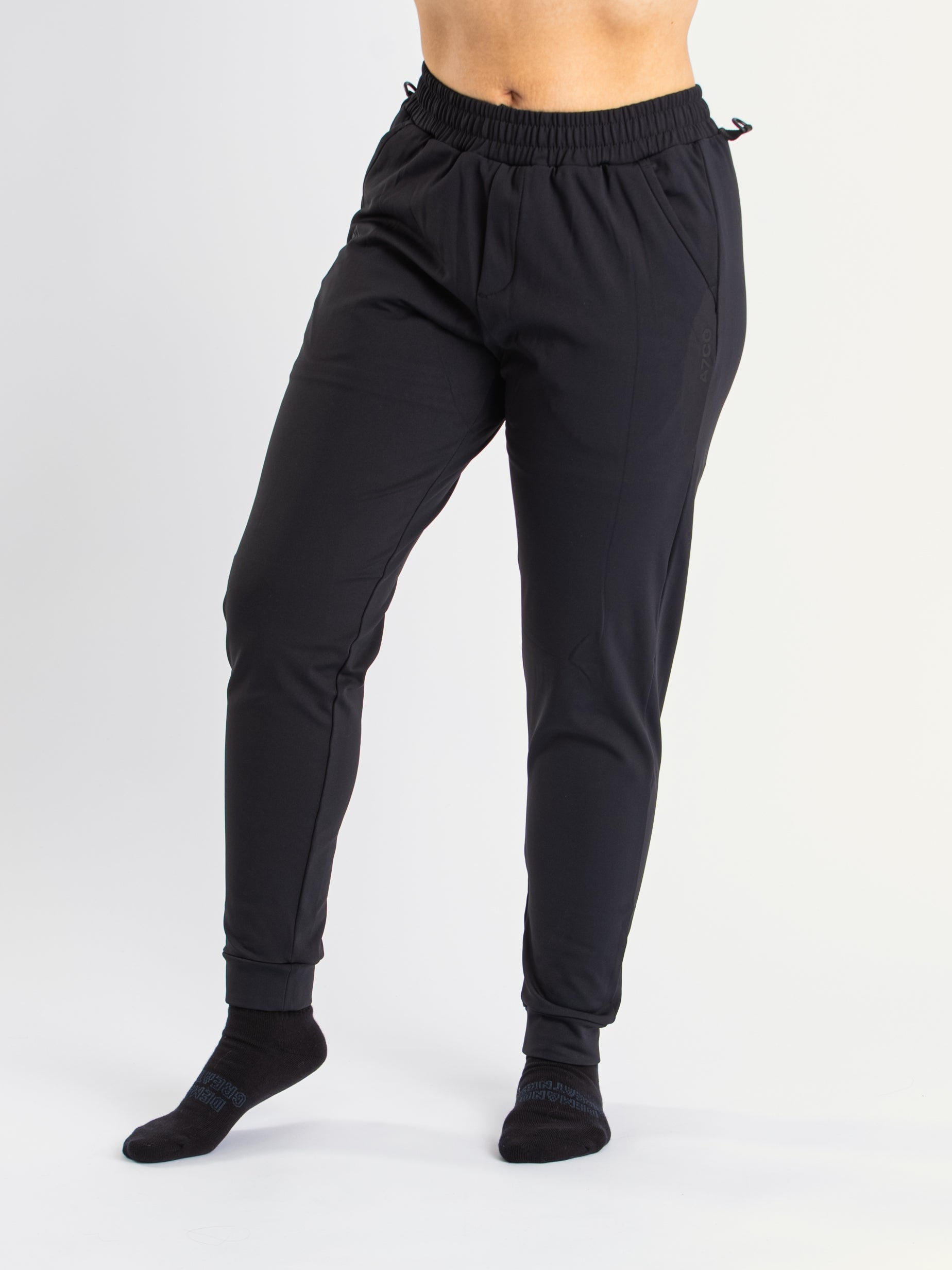 The Cobra 360Go 1Z Joggers, are designed for ultimate comfort and flexibility. Made with 360-degree stretch fabric, these joggers provide complete freedom of movement, perfect for strength training, and everyday wear. The built-in super-soft performance liner adds an extra layer of comfort, while the soft fleece inner feel ensures warmth and coziness. Designed with a unisex fit, it pairs perfectly with our matching Cobra Quarter Zip Jacket. All A7 ships to UK, Norway, Switzerland and Iceland.