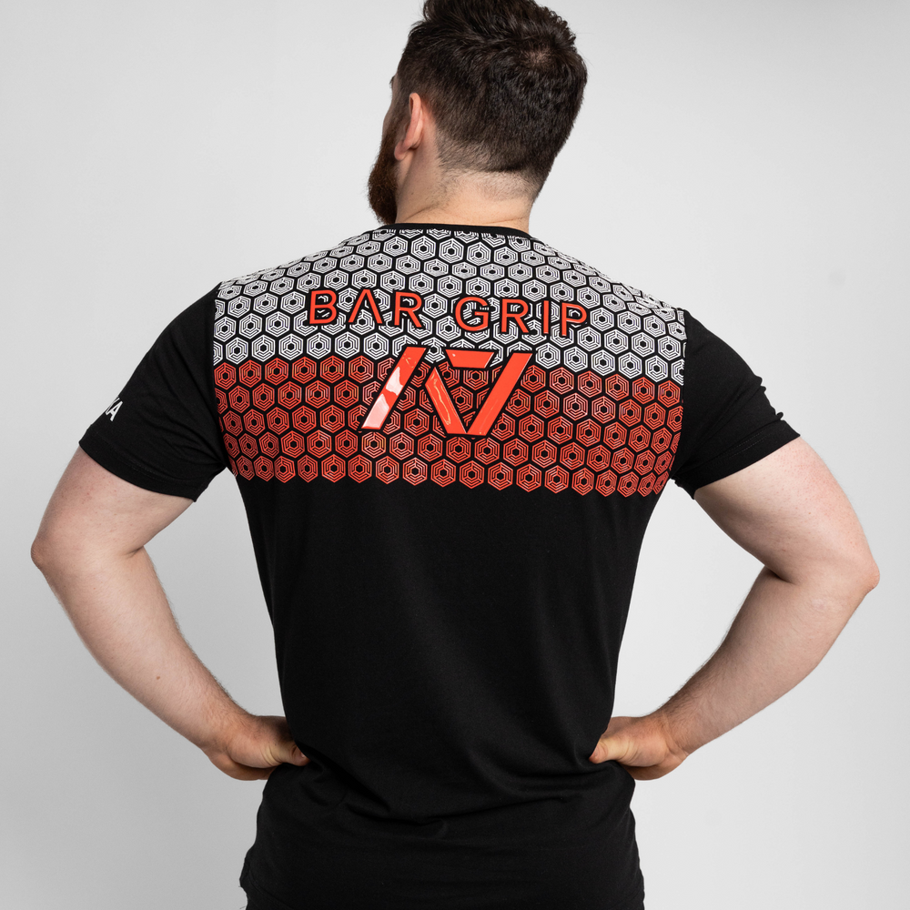 Whether pressing, pulling, squatting or any other variational movement the knurling is always there. The silicone bar grip helps with slippery commercial benches and bars and anchors the barbell to your back. All A7 Powerlifting Equipment shipping to UK, Norway, Switzerland and Iceland.