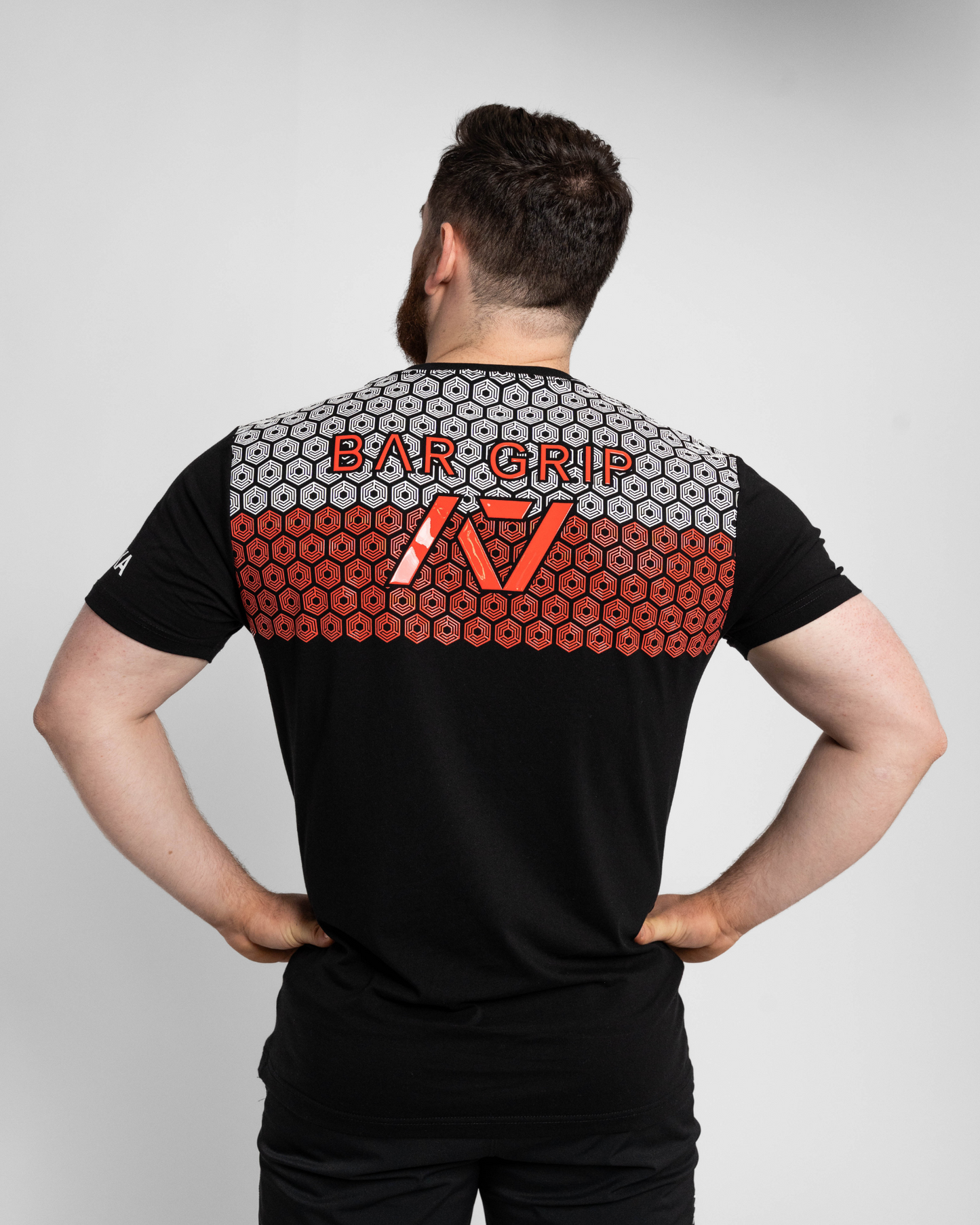 Whether pressing, pulling, squatting or any other variational movement the knurling is always there. The silicone bar grip helps with slippery commercial benches and bars and anchors the barbell to your back. All A7 Powerlifting Equipment shipping to UK, Norway, Switzerland and Iceland.