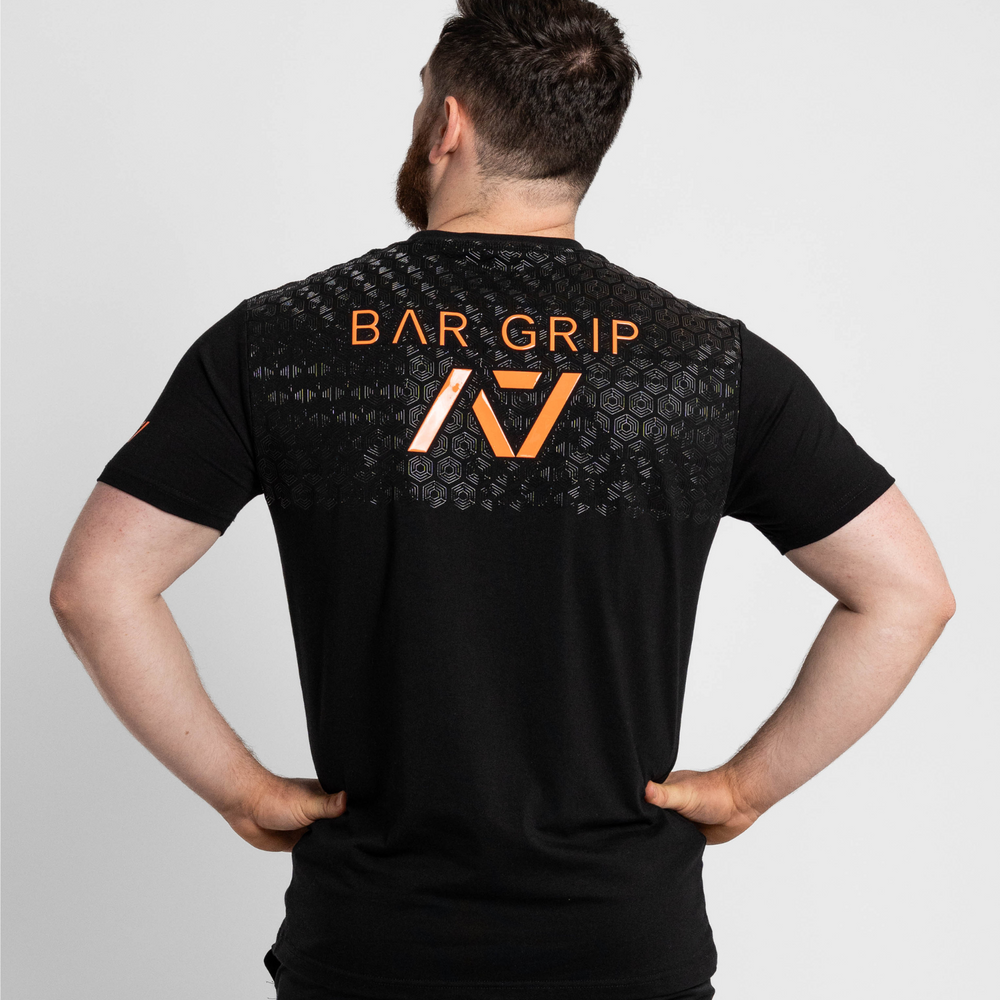 Whether pressing, pulling, squatting or any other variational movement the knurling is always there. The silicone bar grip helps with slippery commercial benches and bars and anchors the barbell to your back. All A7 Powerlifting Equipment shipping to UK, Norway, Switzerland and Iceland.