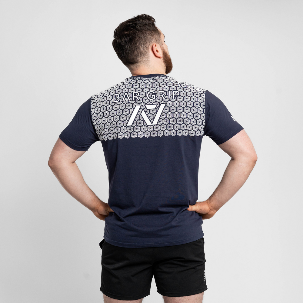 Whether pressing, pulling, squatting or any other variational movement the knurling is always there. The silicone bar grip helps with slippery commercial benches and bars and anchors the barbell to your back. All A7 Powerlifting Equipment shipping to UK, Norway, Switzerland and Iceland.