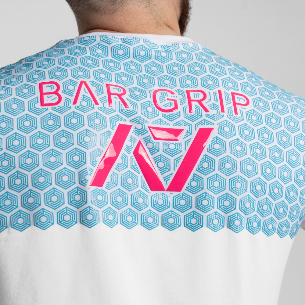 
                      
                        Whether pressing, pulling, squatting or any other variational movement the knurling is always there. The silicone bar grip helps with slippery commercial benches and bars and anchors the barbell to your back. All A7 Powerlifting Equipment shipping to UK, Norway, Switzerland and Iceland.
                      
                    