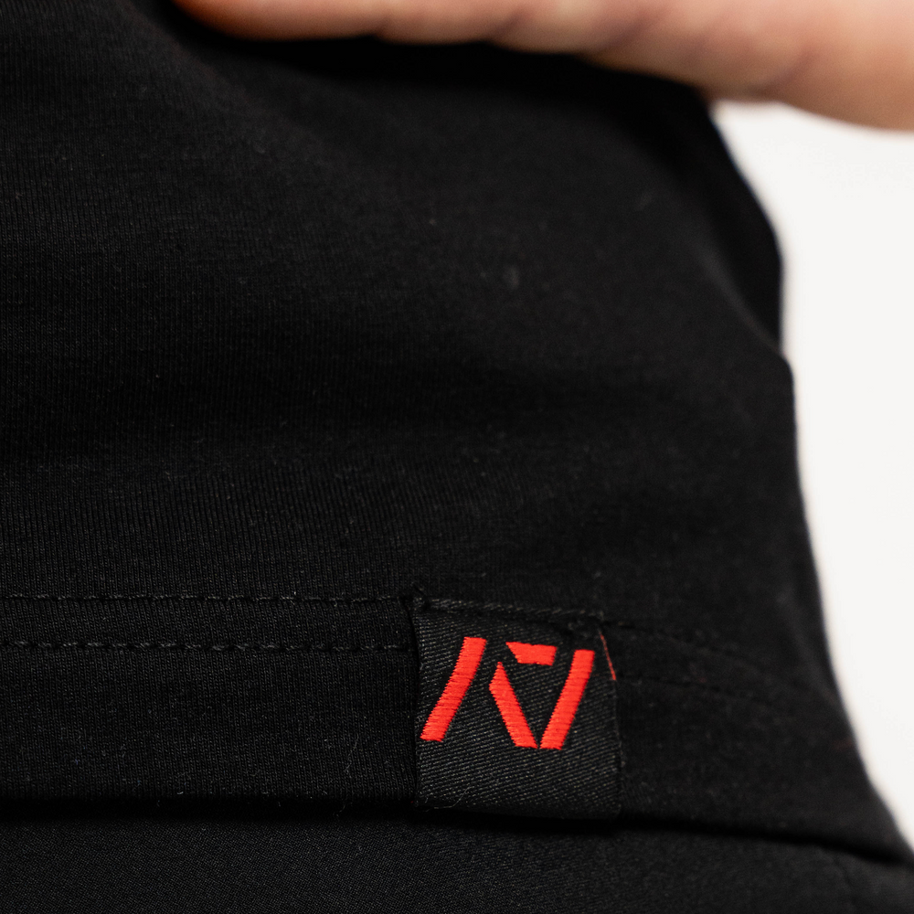 
                      
                        Whether pressing, pulling, squatting or any other variational movement the knurling is always there. The silicone bar grip helps with slippery commercial benches and bars and anchors the barbell to your back. All A7 Powerlifting Equipment shipping to UK, Norway, Switzerland and Iceland.
                      
                    