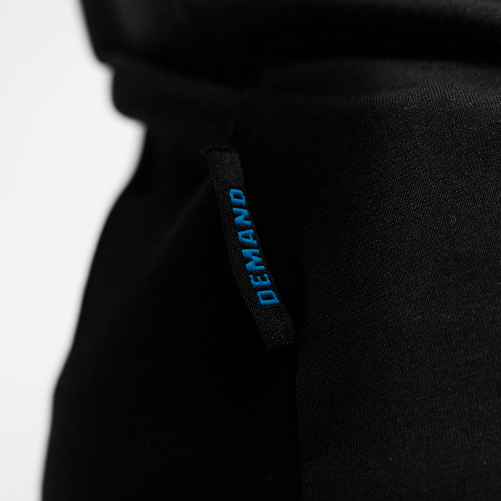 
                      
                        Whether pressing, pulling, squatting or any other variational movement the knurling is always there. The silicone bar grip helps with slippery commercial benches and bars and anchors the barbell to your back. All A7 Powerlifting Equipment shipping to UK, Norway, Switzerland and Iceland.
                      
                    