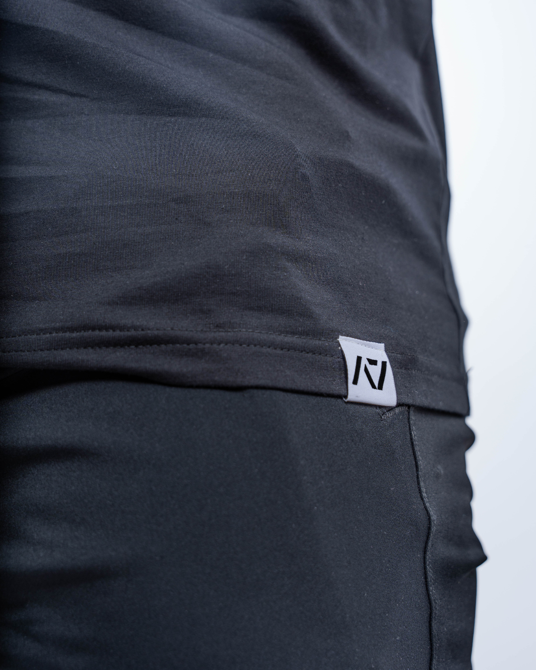 Whether pressing, pulling, squatting or any other variational movement the knurling is always there. The silicone bar grip helps with slippery commercial benches and bars and anchors the barbell to your back. All A7 Powerlifting Equipment shipping to UK, Norway, Switzerland and Iceland.