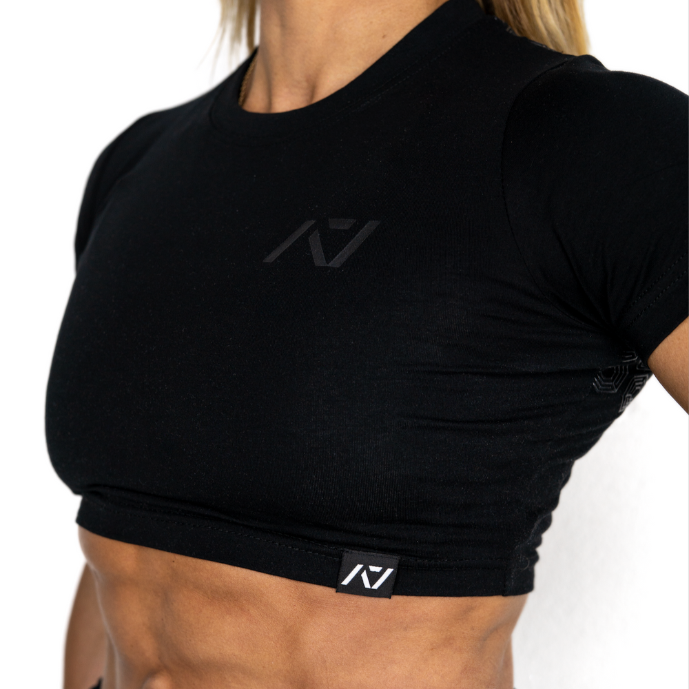 
                      
                        Whether pressing, pulling, squatting or any other variational movement the knurling is always there. The silicone bar grip helps with slippery commercial benches and bars and anchors the barbell to your back. All A7 Powerlifting Equipment shipping to UK, Norway, Switzerland and Iceland.
                      
                    