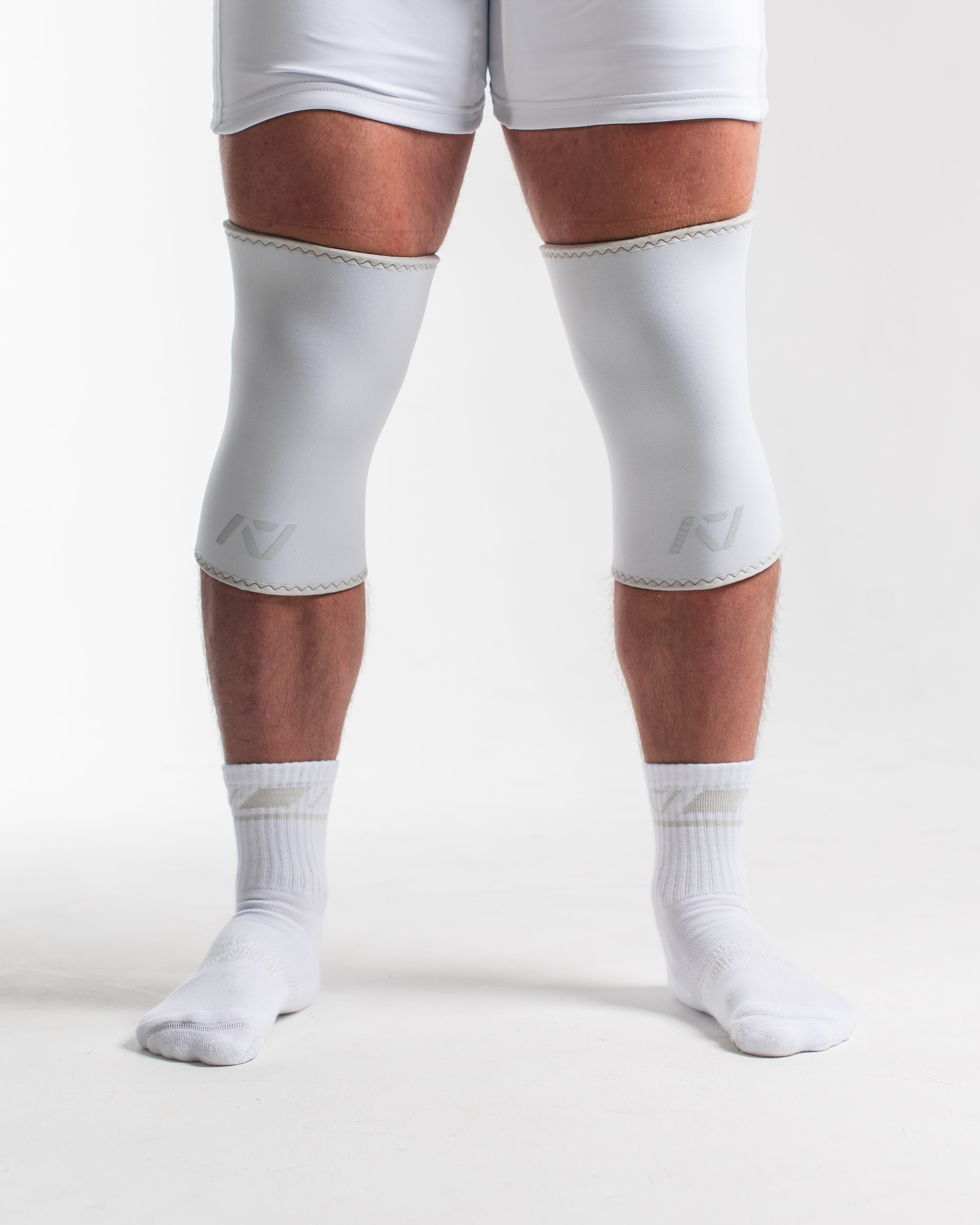 Hourglass Knee Sleeves - Polar | A7 UK shipping to Europe