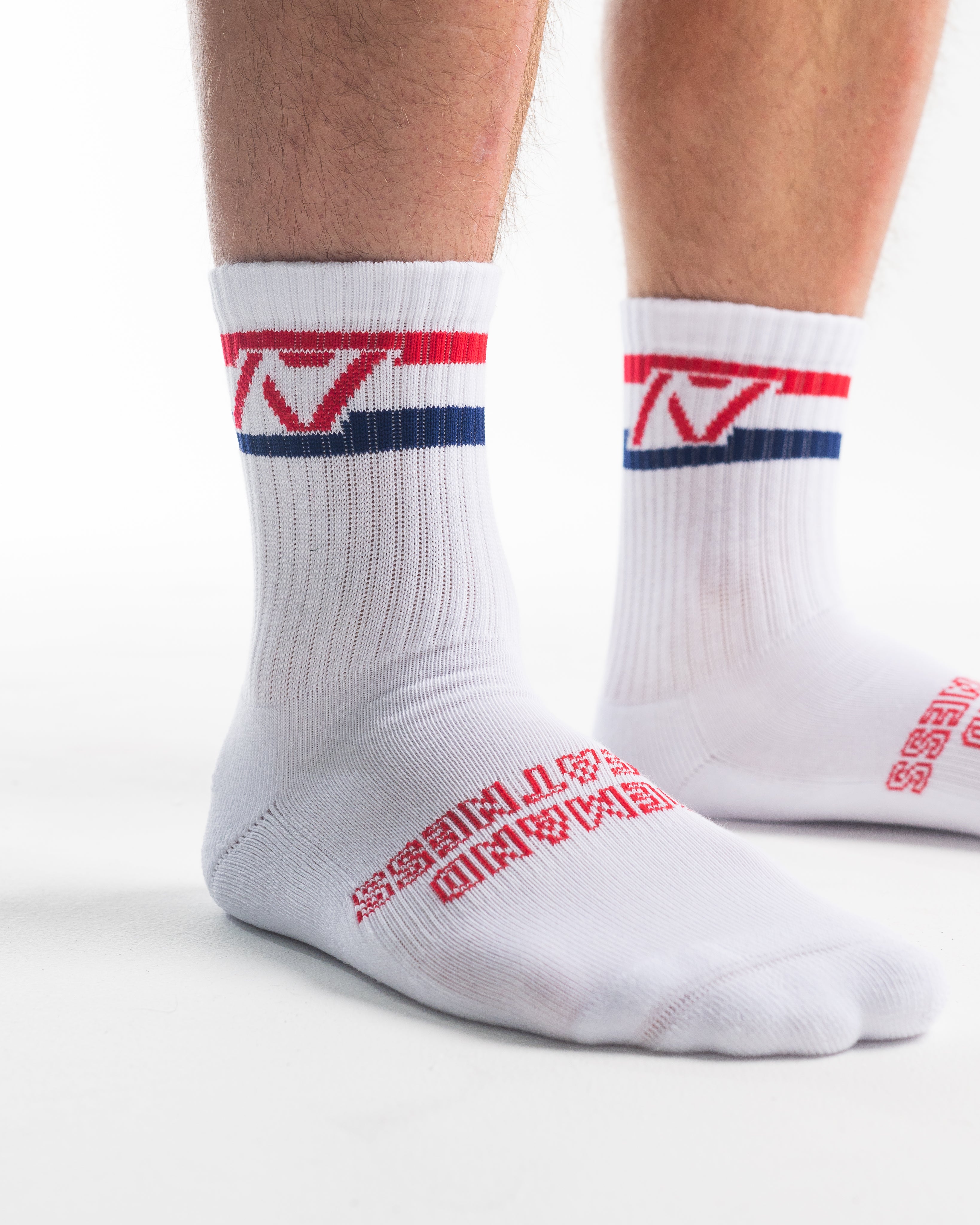 A7 RWB Crew socks showcase red, white and blue logos and let your energy show on the platform, in your training or while out and about. The IPF Approved Night Light Meet Kit includes Powerlifting Singlet, A7 Meet Shirt, A7 Zebra Wrist Wraps, A7 Deadlift Socks, Hourglass Knee Sleeves (Stiff Knee Sleeves and Rigor Mortis Knee Sleeves). All A7 Powerlifting Equipment shipping to UK, Norway, Switzerland 
