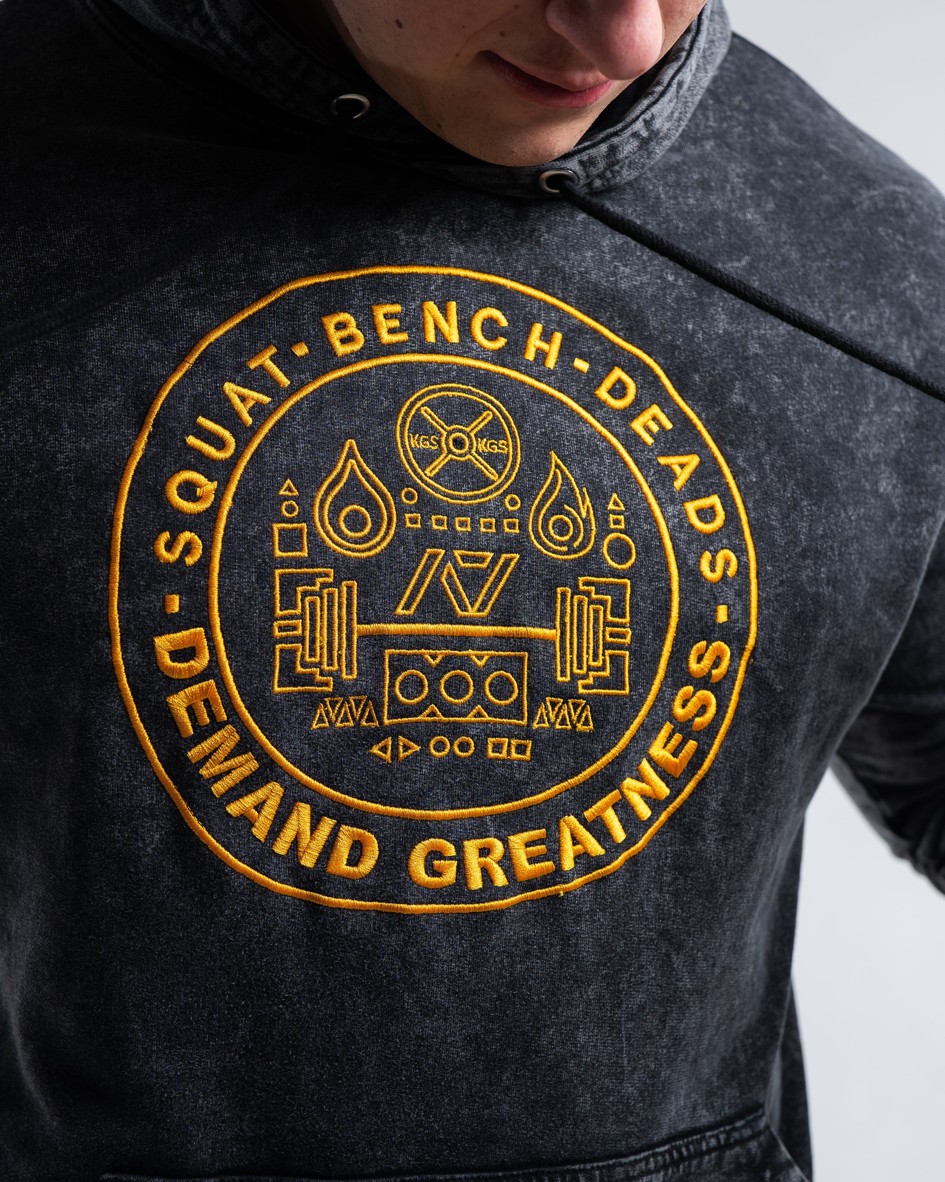 A single thread serves as the foundation of this collection. Thread, thoughtfully woven together to create a stronger bond, manifesting the showcase of its strength. Each strand connects the mindset of the athlete through their actions. Building a stronger foundation and the development of their Gold Medal Mentality. All A7 Powerlifting Equipment shipping to UK, Norway, Switzerland and Iceland.