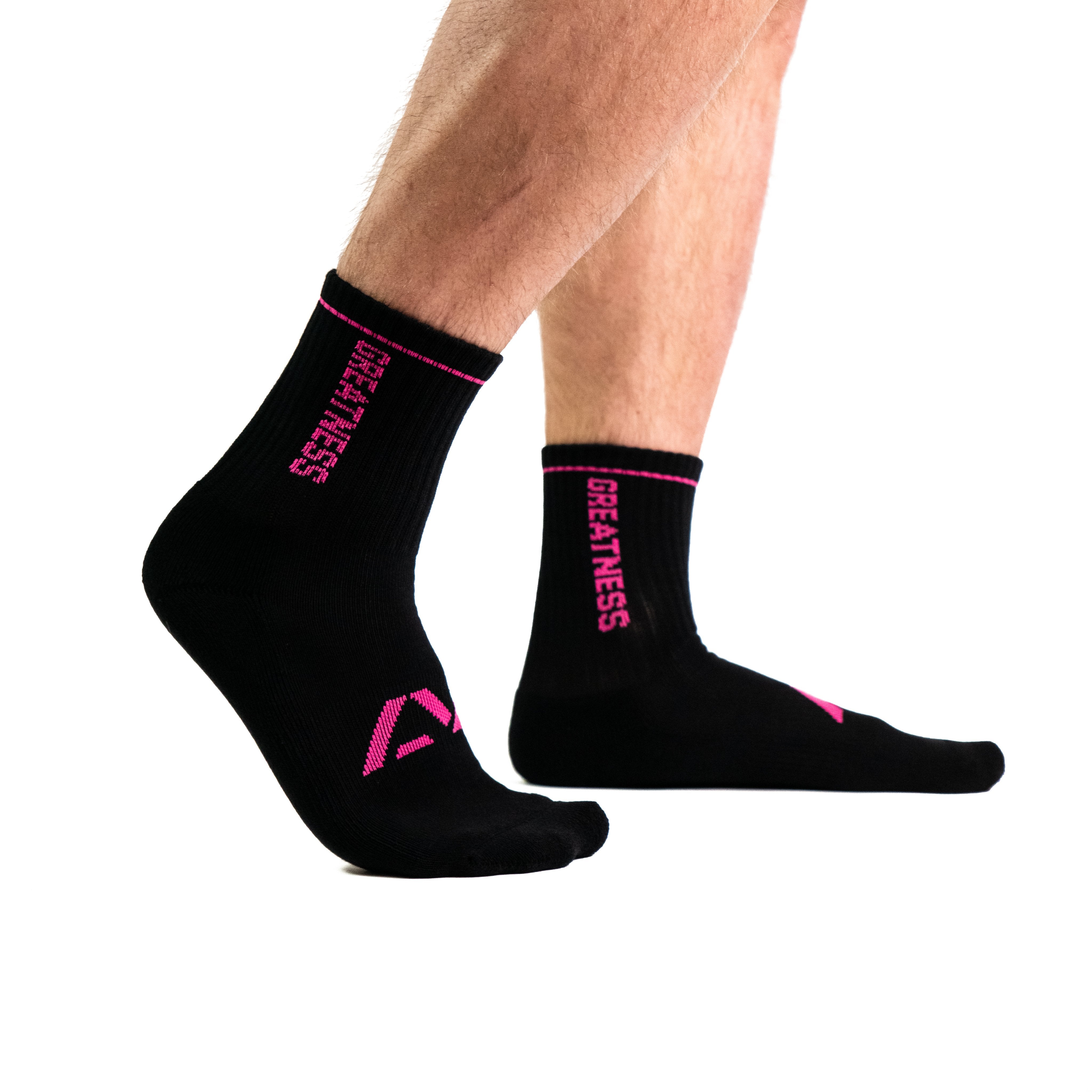 Standout from the crowd in our Pink Crew socks and let your energy show on the platform, in your training or while out and about. 