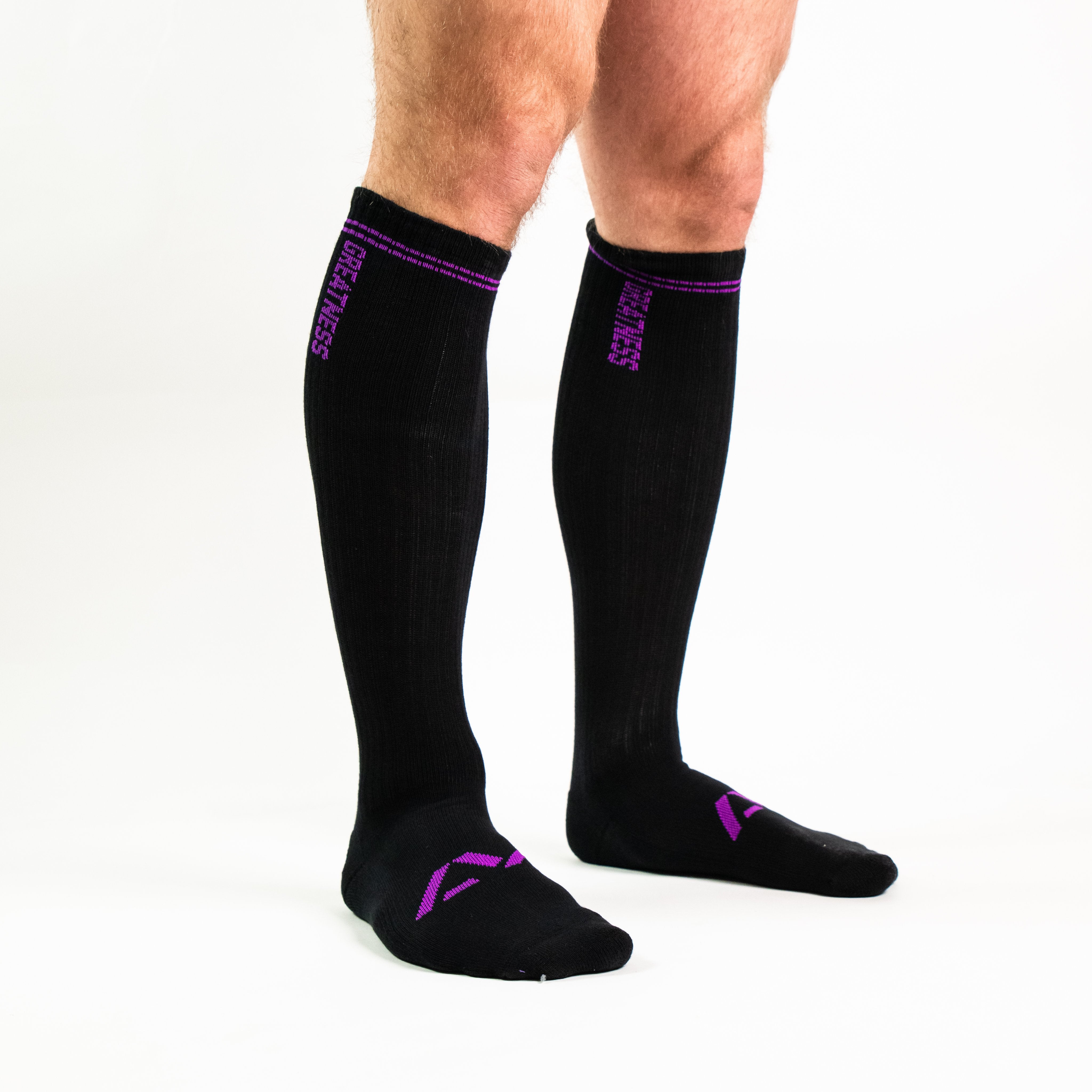 Standout from the crowd in our Purple Deadlift socks and let your energy show on the platform, in your training or while out and about.