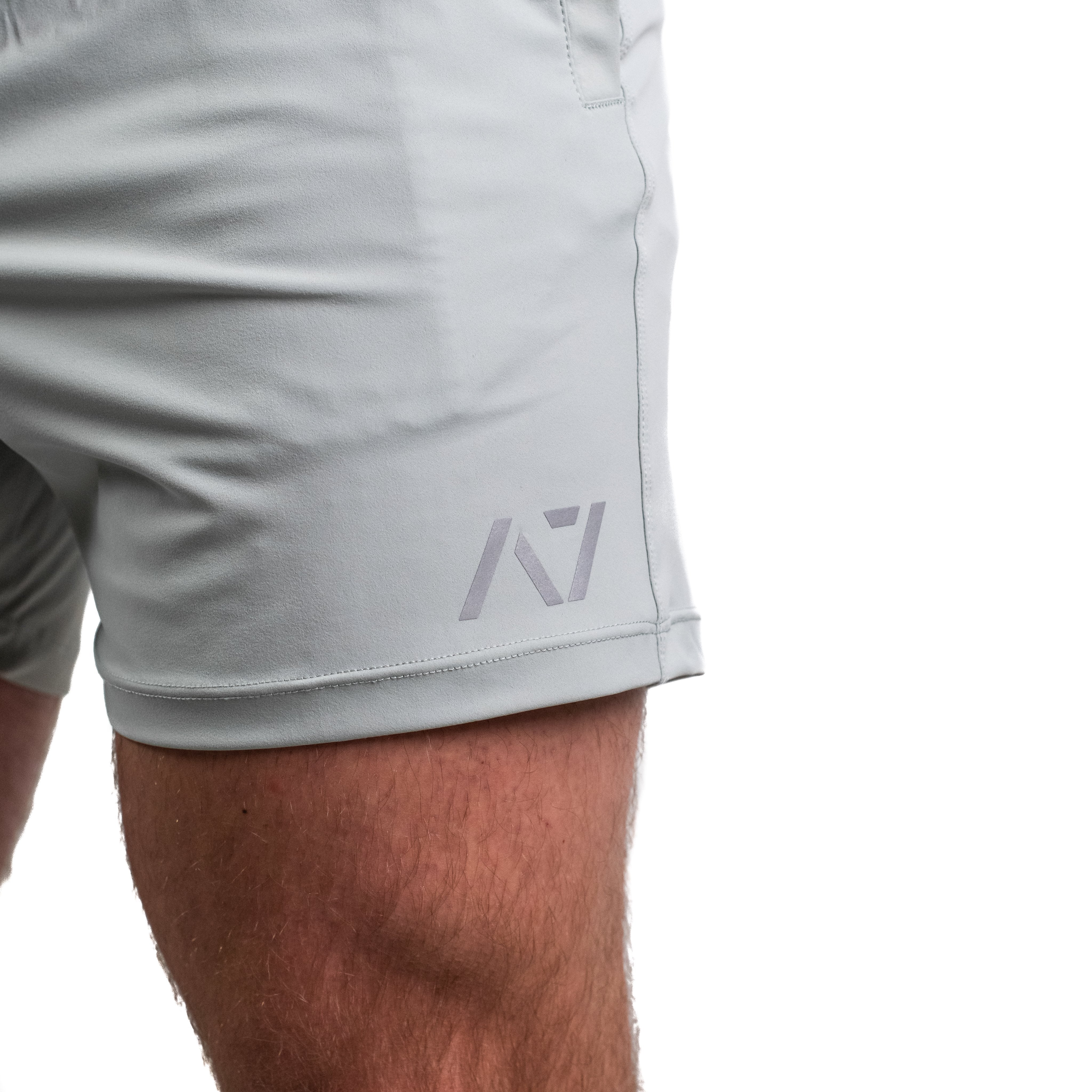 360-GO KWD shorts were created to provide the flexibility for all the movements in your training while offering the comfort and fit you have come to love through our KWD shorts. These shorts offer a slightly shorter length to accentuate the muscles of your upper leg along with 360 degrees of stretch in all angles and allow you to remain comfortable without limiting any movement in both training and life environments. 
