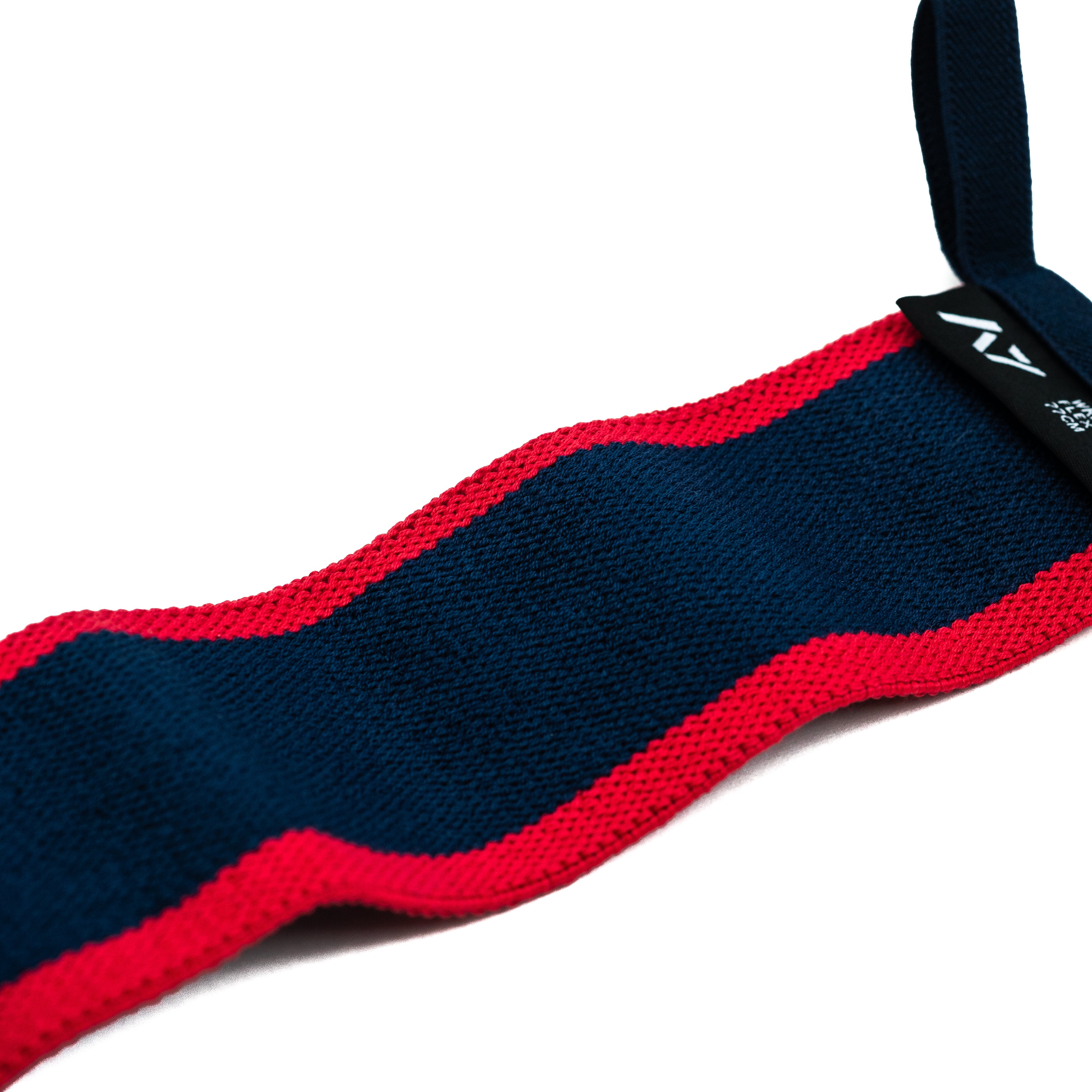 The Red, White & Blue (RWB) colourway stands out on the platform, while still providing the level of quality, support and comfort you demand from your products. These wrist wraps are a perfect addition to your IPF approved kit.