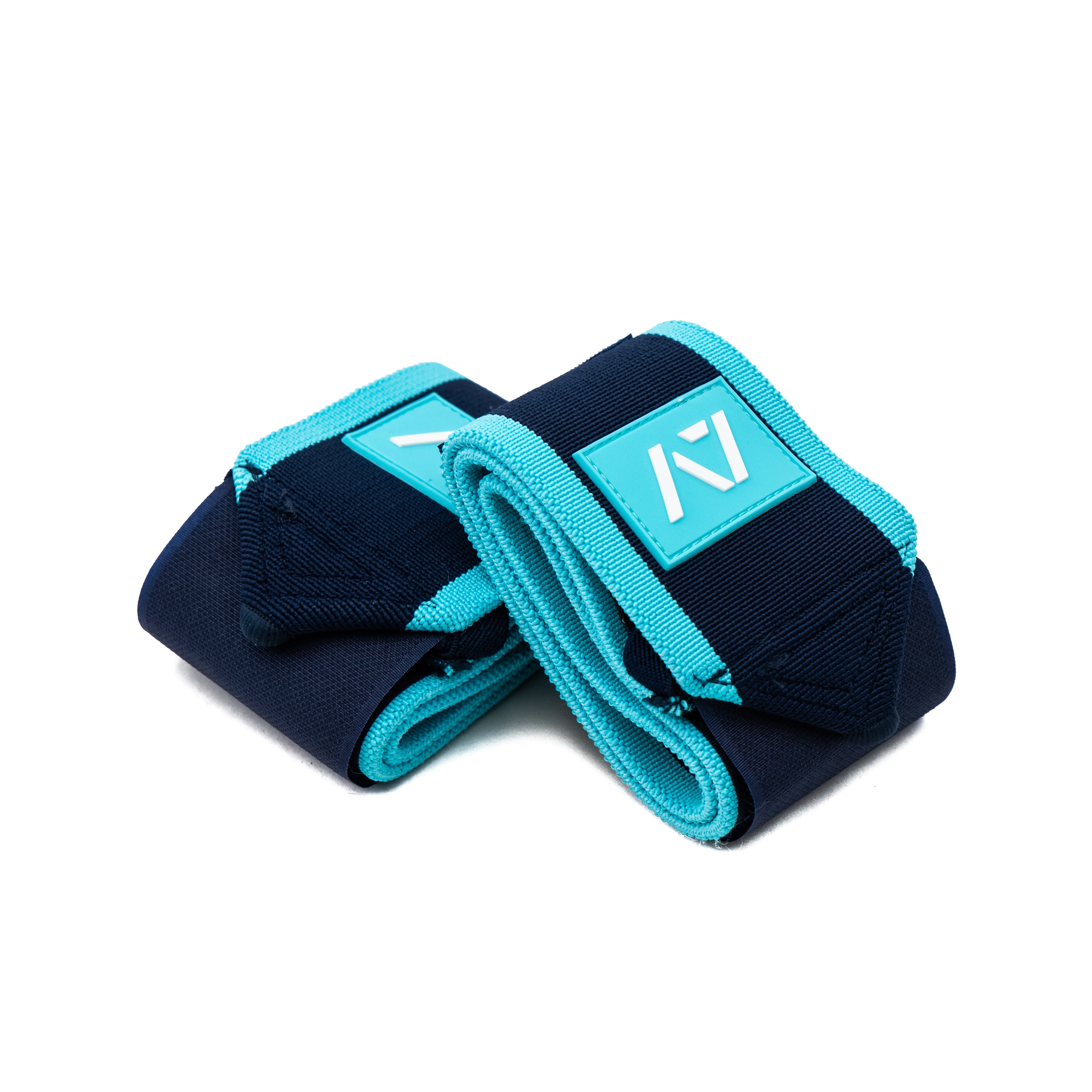 This Iced colourway is a reflection of the sea and a way to cool off from the summer heat. A colourway that stands out on the platform, while still providing the level of quality, support and comfort you demand from your products. These wrist wraps are a perfect addition to your IPF approved kit.