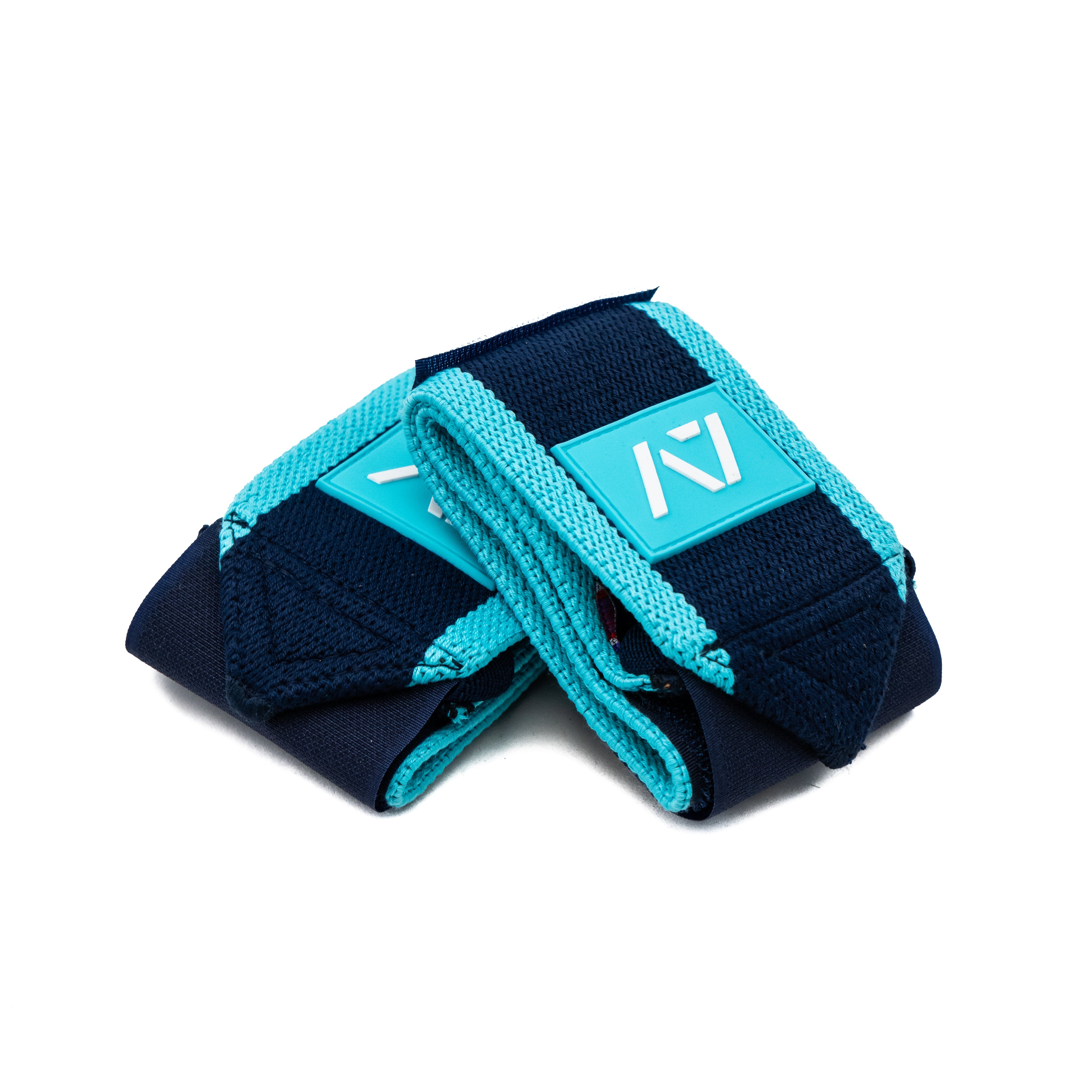 This Iced colourway is a reflection of the sea and a way to cool off from the summer heat. A colourway that stands out on the platform, while still providing the level of quality, support and comfort you demand from your products. These wrist wraps are a perfect addition to your IPF approved kit.
