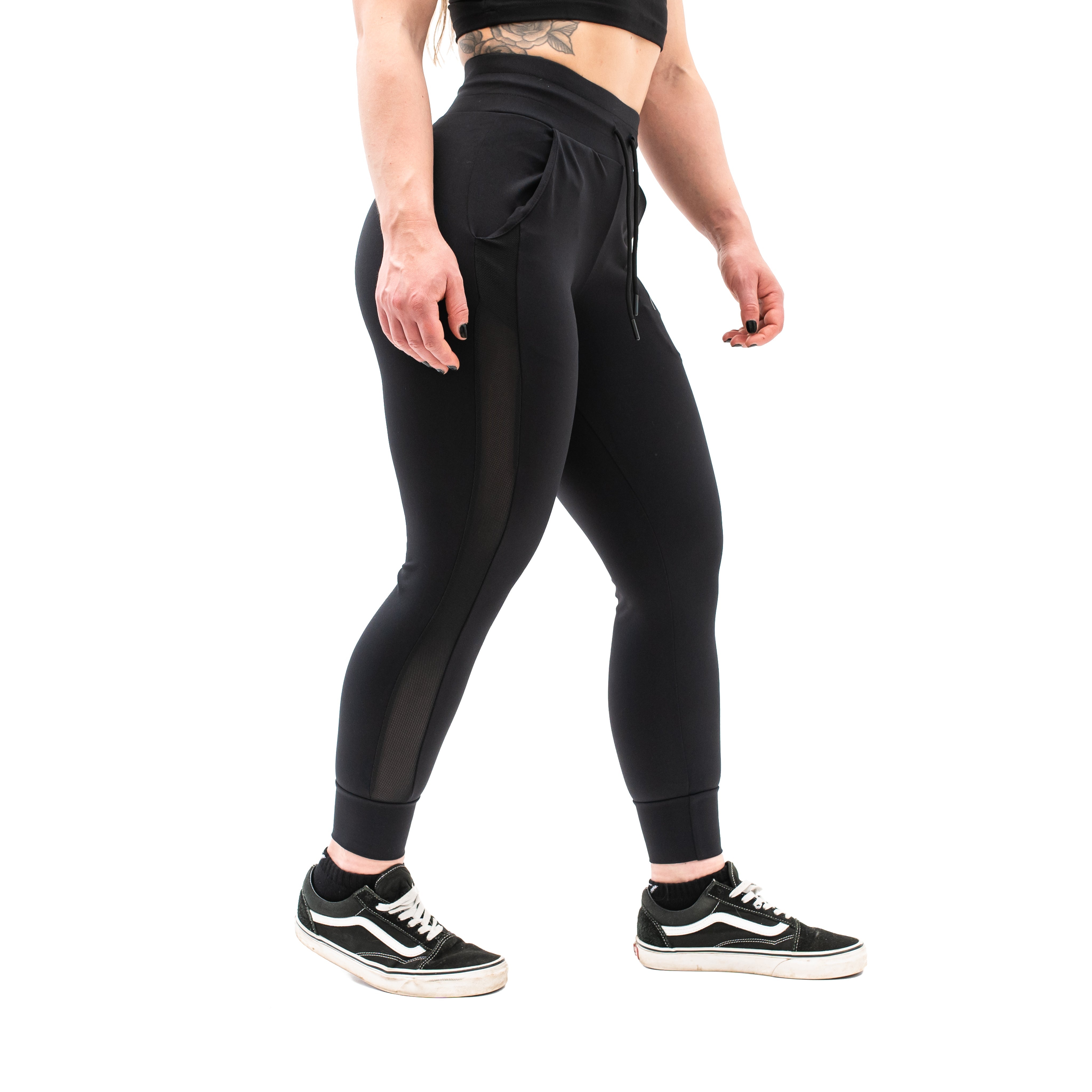 A7’s newest Women's Joggers are made with the same premium Defy fabric you have come to love, but with female curves (flexure) in mind! Using 4-way-stretch material, these flexure joggers are specifically designed for Women's unique shape. Flexure women’s joggers in night are available to buy from A7UK for shipping to UK and Europe. 