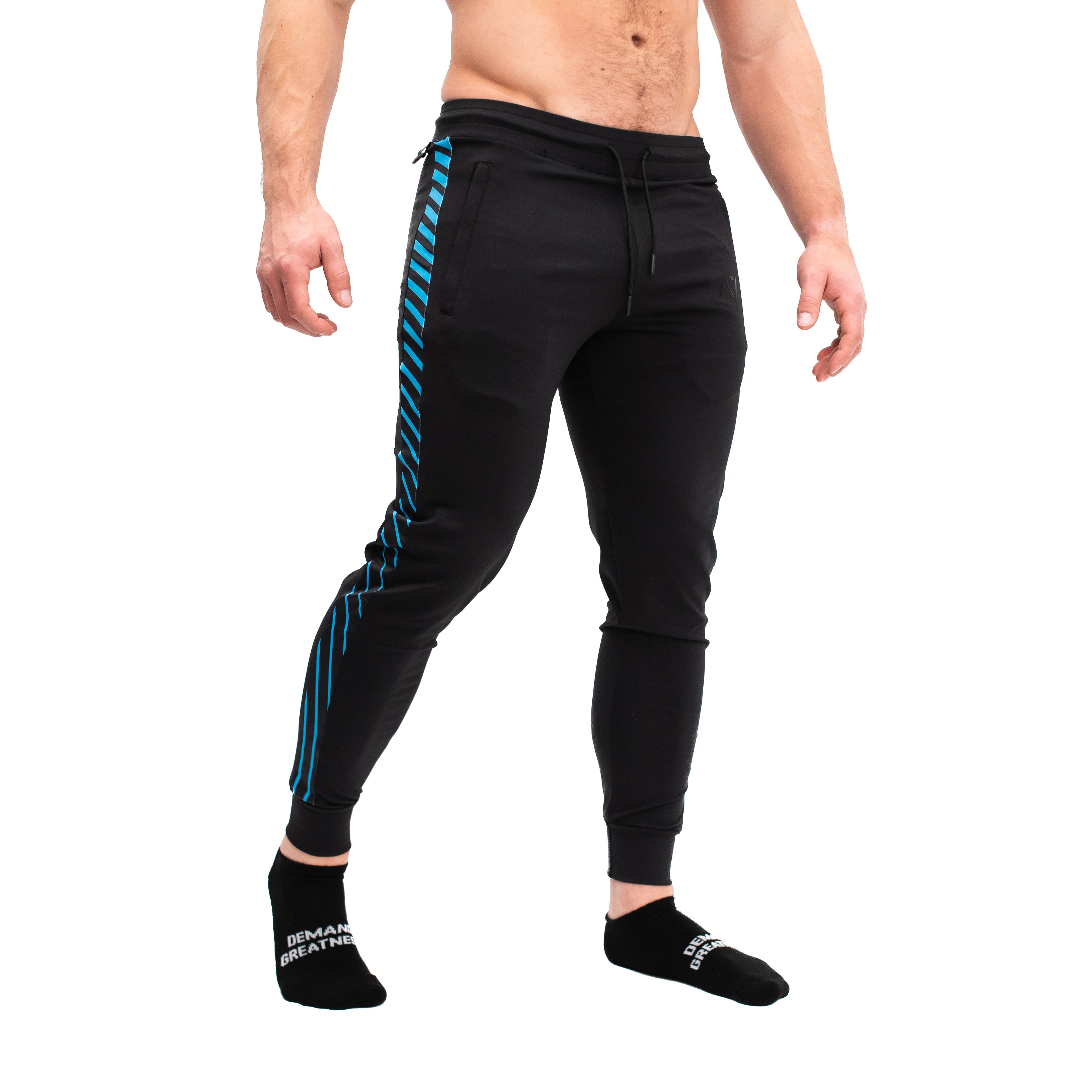 A7 Ripple Defy joggers are just as comfortable in the gym as they are going out. These are made with premium moisture-wicking 4-way-stretch material for greater range of motion. These are a great fit for both men and women and offer deep zippered pockets and tapered leg design. Purchase Ripple Defy Joggers from A7 UK shipping to UK or A7 Europe shipping to EU.