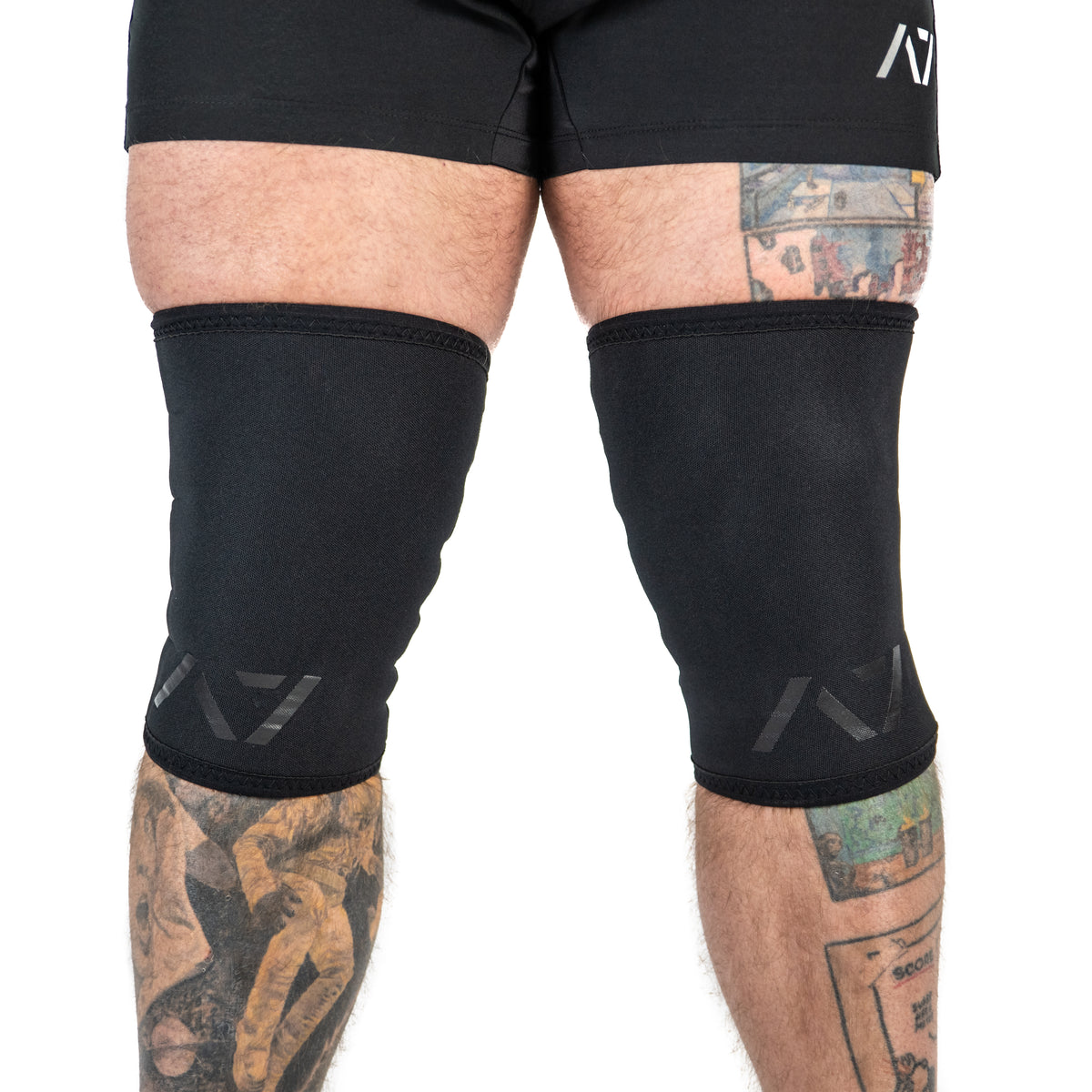 A7 Stealth Stiff Sleeves knee sleeves are structured with a downward cut panel on the back of the quad and calf to ensure these have the ultimate compression at the knee joint. The A7 CONE Gold Standard Stiff Knee Sleeves are IPF approved and are allowed in all IPF competitions and affiliate federations like the European Powerlifting Federation and all federations across Europe. . A7 Stealth Stiff Sleeves knee sleeves are IPF Approved Kit. A7 UK shipping to UK and Europe.