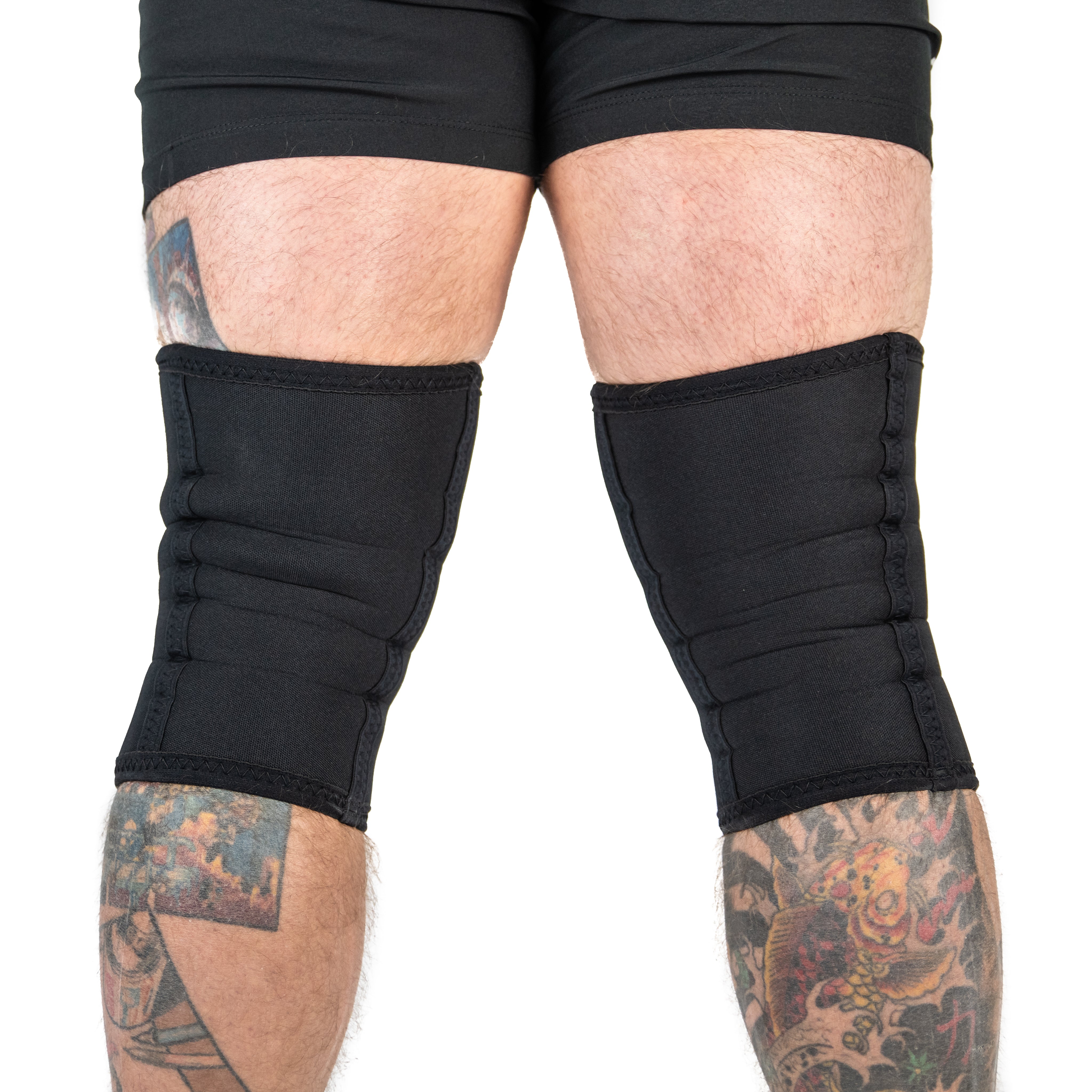 A7 Stealth Stiff Sleeves knee sleeves are structured with a downward cut panel on the back of the quad and calf to ensure these have the ultimate compression at the knee joint. The A7 CONE Gold Standard Stiff Knee Sleeves are IPF approved and are allowed in all IPF competitions and affiliate federations like the European Powerlifting Federation and all federations across Europe. . A7 Stealth Stiff Sleeves knee sleeves are IPF Approved Kit. A7 UK shipping to UK and Europe.