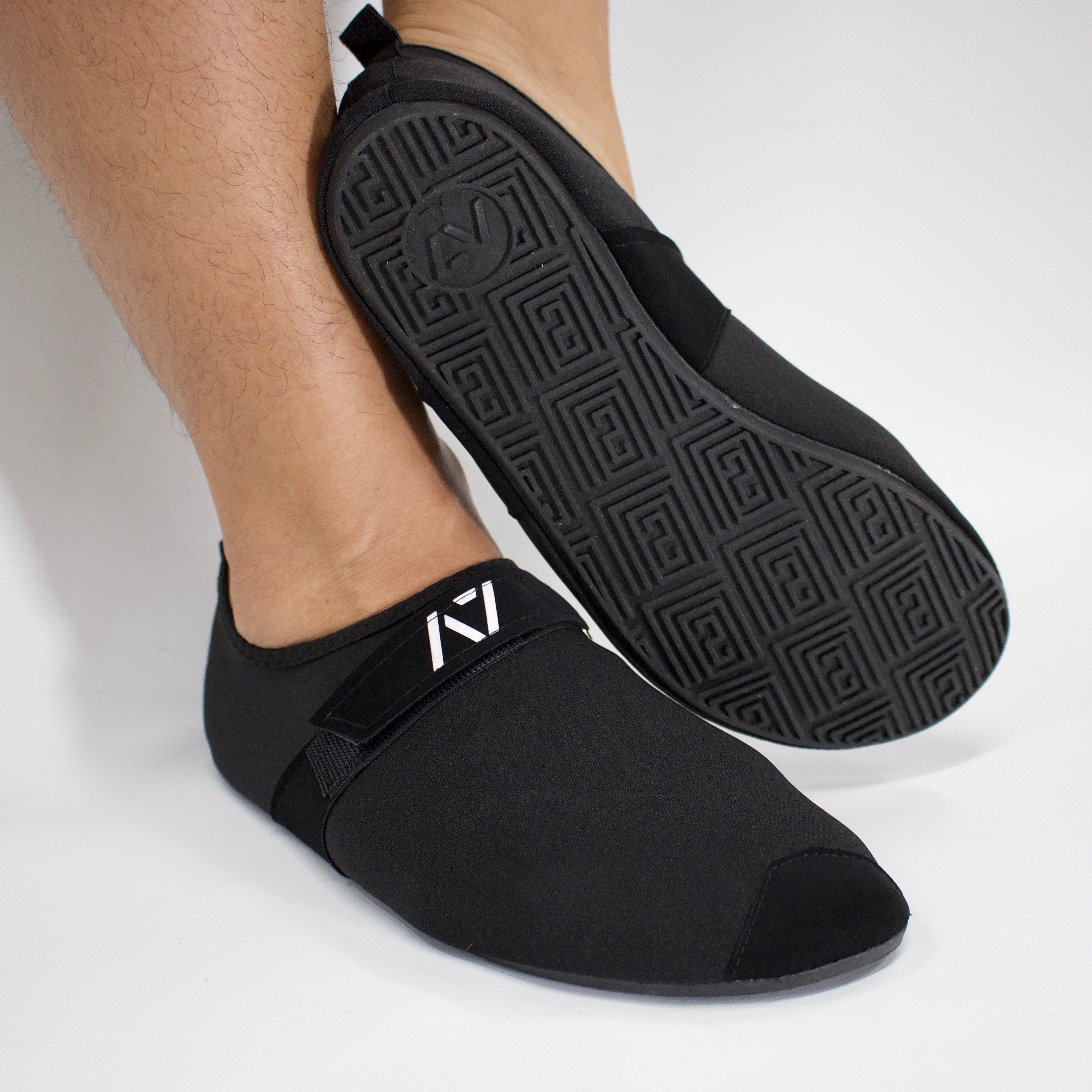 A7 Deadlift slippers easy to slip on and off and get close to the ground. IPF approved deadlift slippers. Deadlift slippers with a 3mm sole that can be used for squats, bench, deadlift or just lounging around the house. The best Powerlifting apparel and clothes for all your workouts, shipping to UK and Europe from A7 UK. Deadlift slippers. Soul Go slippers are the perfect IPF approved kit for IPF competitions. Available in UK and Europe including France, Italy, Germany, Sweden and Poland