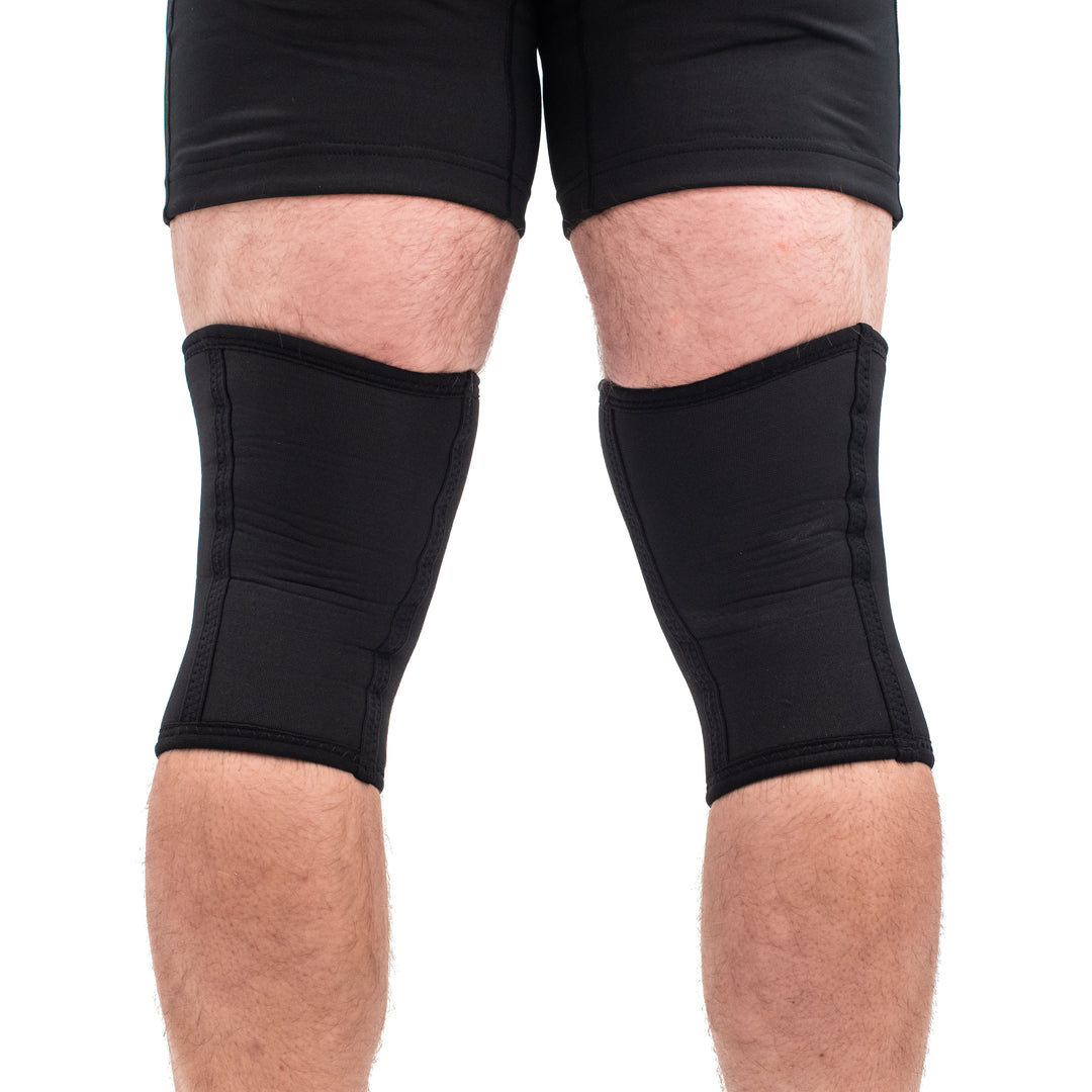 A7 IPF approved Gold CONE knee sleeves are structured with a downward cut panel on the back of the quad and calf to ensure ultimate compression at the knee joint. A7 CONE knee sleeves are IPF approved for use in all powerlifting competitions. A7 CONE Knee Sleeves are IPF Approved Kit. A7 cone knee sleeves are made with high quality neoprene and the knee sleeves are sold as a pair. The double seam on the knee sleeves create a greater tension on the knee joint. A7 UK shipping to UK and Europe. 