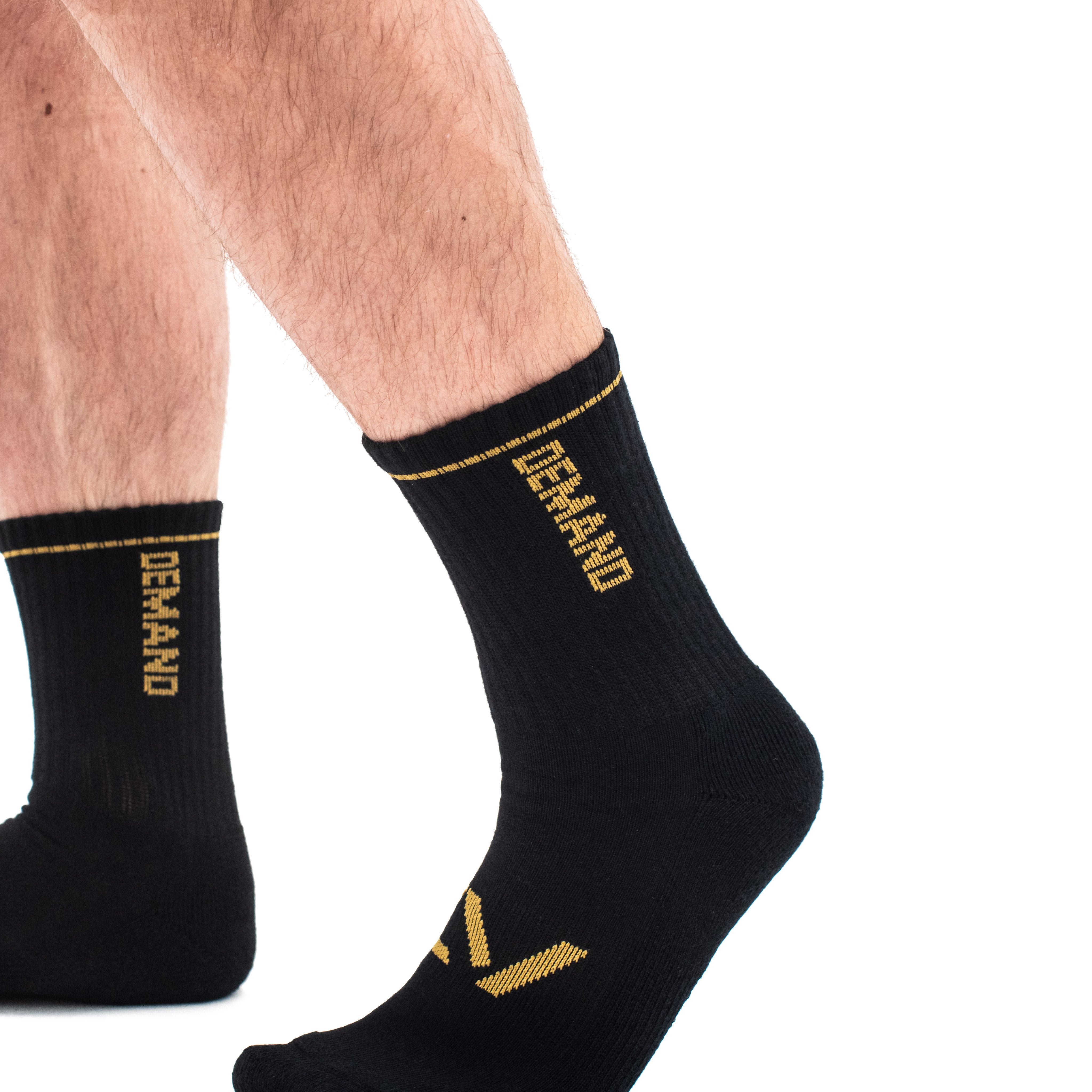 Your feet are important and durable deadlift socks are just as importing when doing SBD. These deadlift socks have compression benefits and arch support as well as being IPF Approved with their IPF approved logo. These deadlift socks are perfect for Powerlifring, weightlifting, strongman and all your strength sports needs Shipping to Europe and the UK, Norway, Switzerland and Iceland.