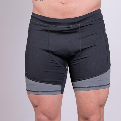 
                      
                        OX compression shorts are perfect for training at a hot gym and even going for a jog outside. The shorts are made out of soft yet moisture-wicking fabric that allows for ultimate performance. AÂ cell phone pocket and a key clip are added to make sure you have your valuables with you at all times. Available in UK and Europe including France, Italy, Germany, Sweden and Poland.
                      
                    